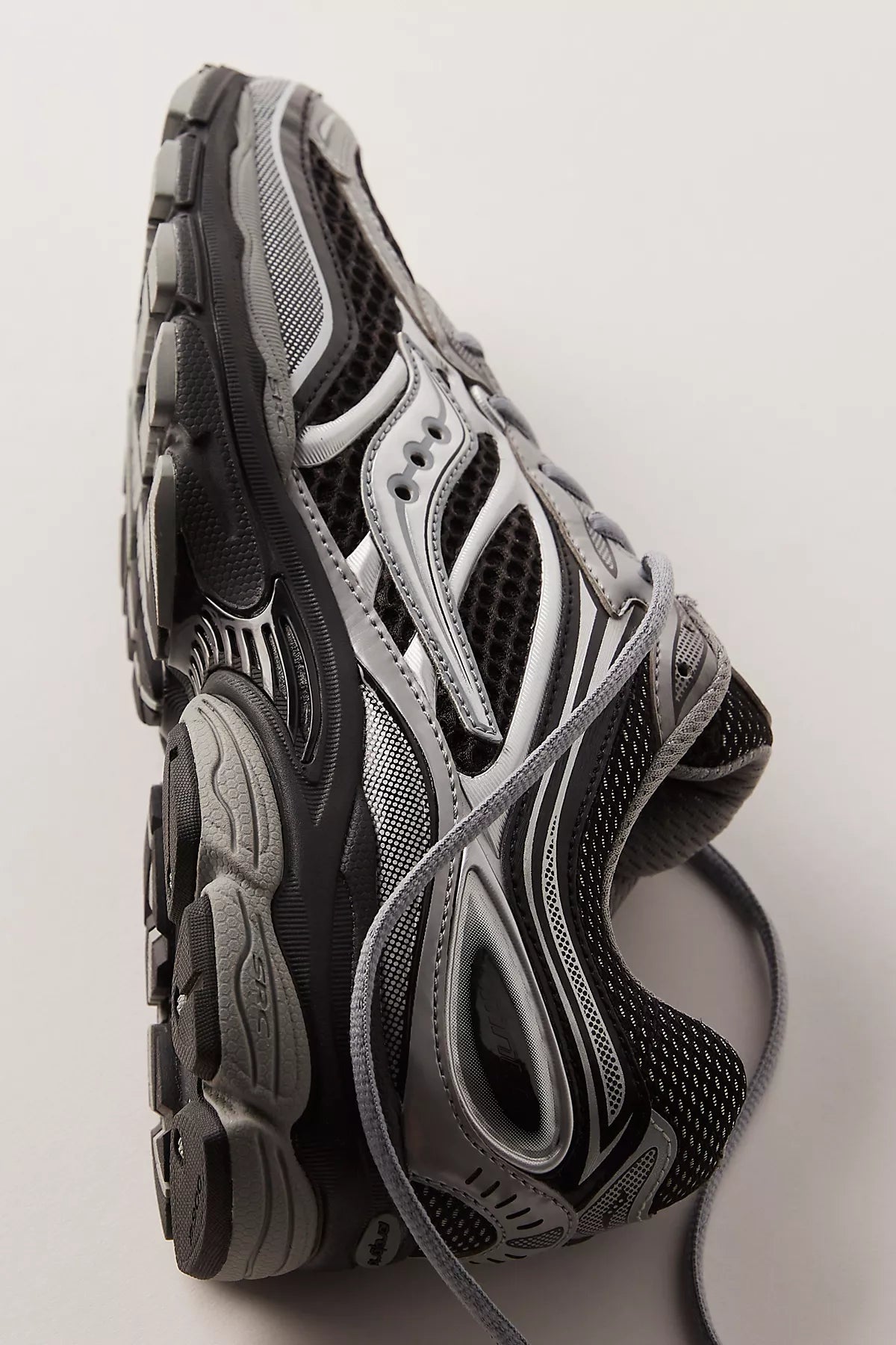 Saucony ProGrid Omni 9 Sneakers