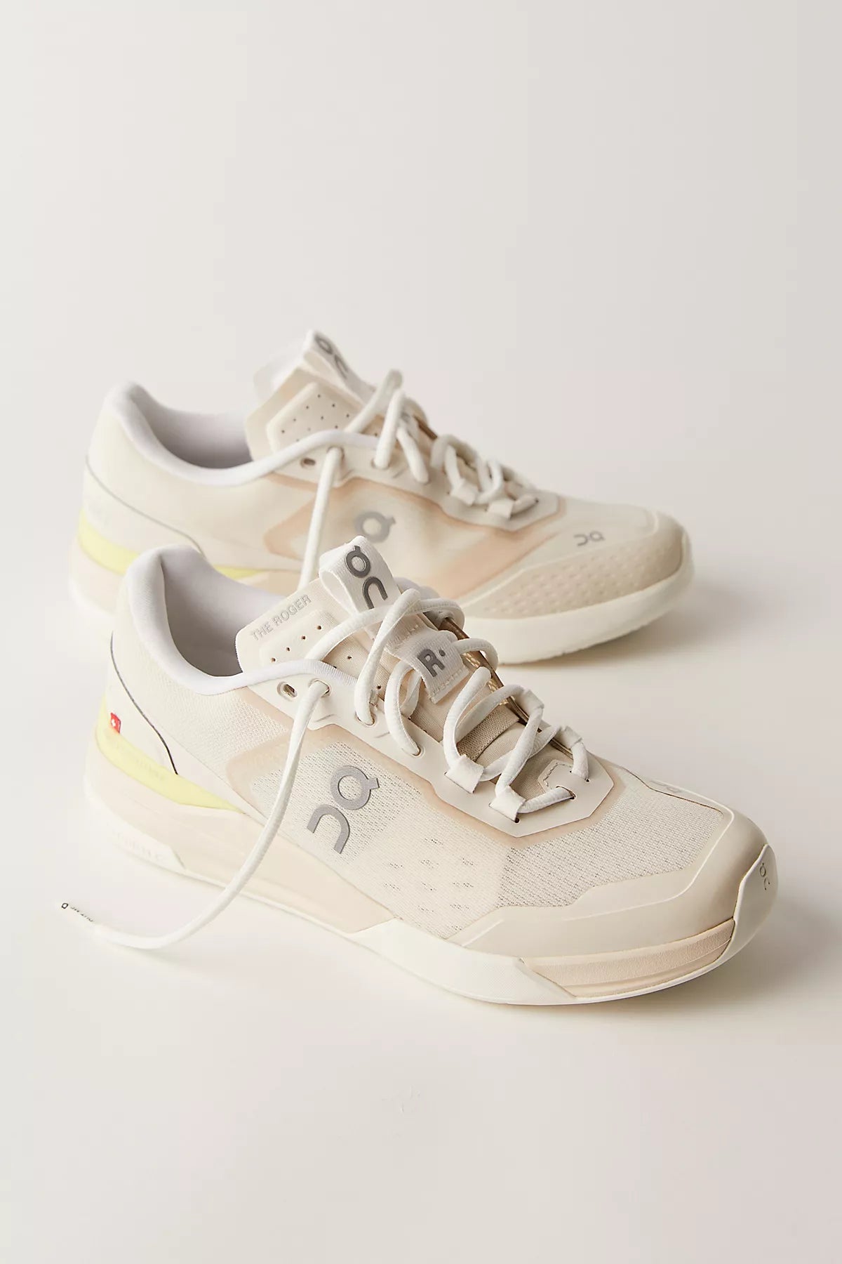 On Roger Advantage Pro Sneakers