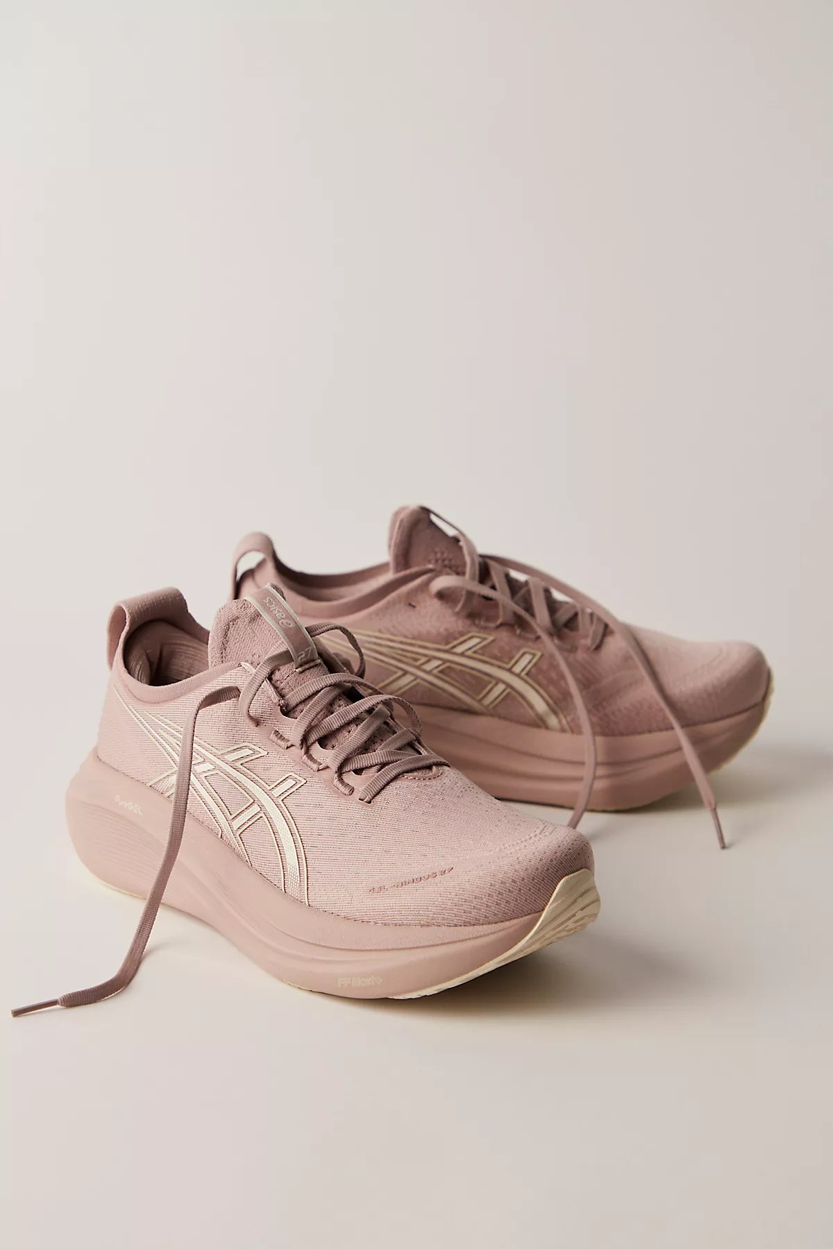 ASICS GEL-NIMBUS 27 Sneakers