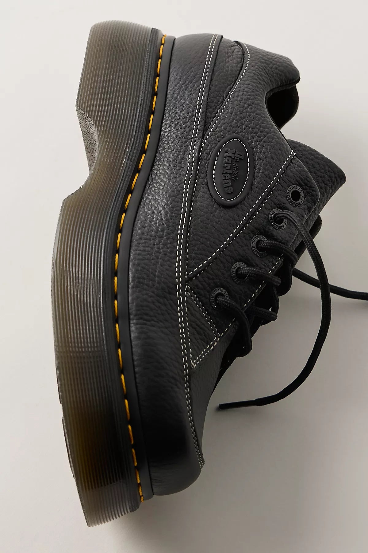 Dr. Martens Buzz Kit Oxfords