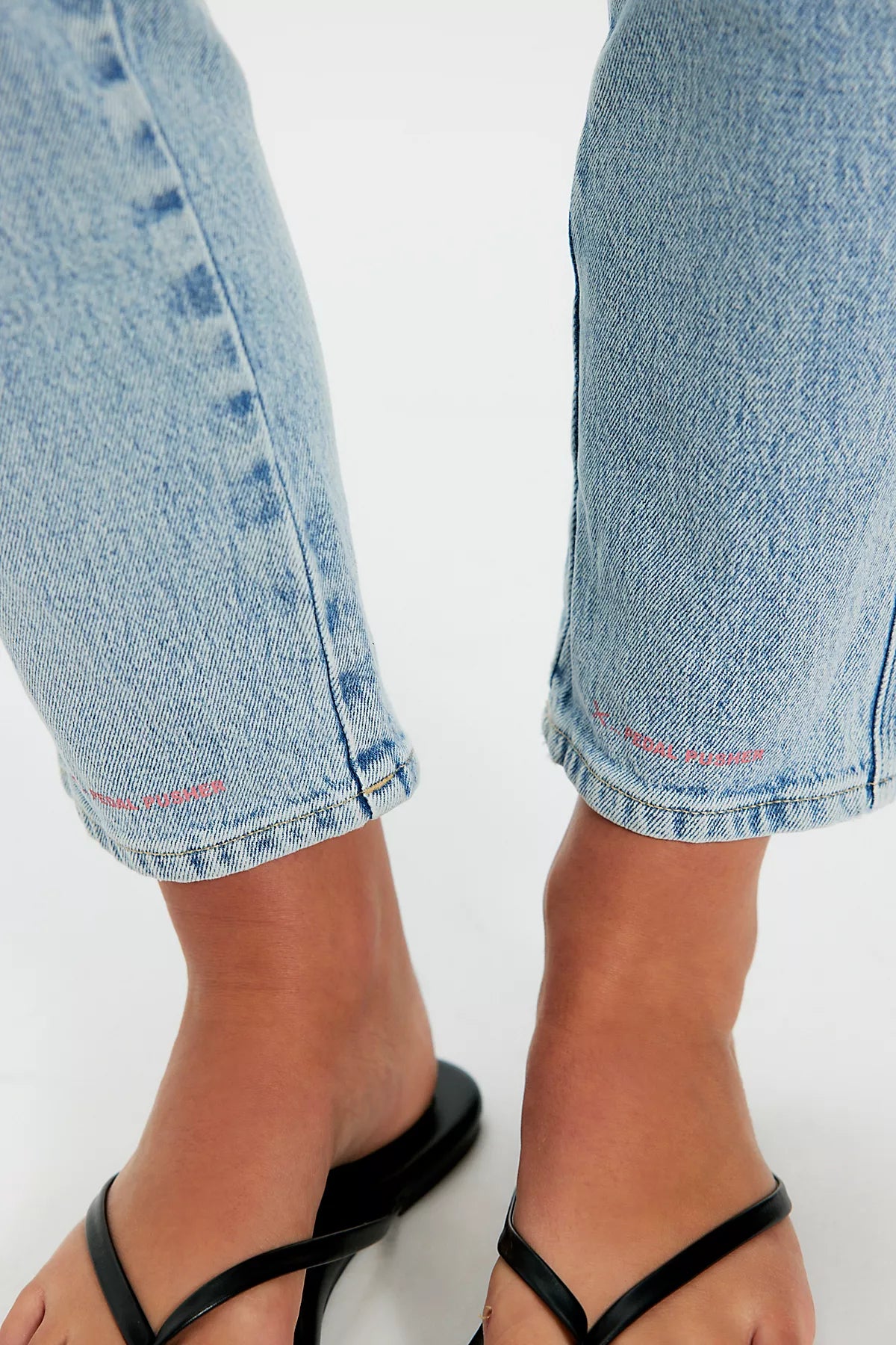 Closed Pedal Pusher Jeans