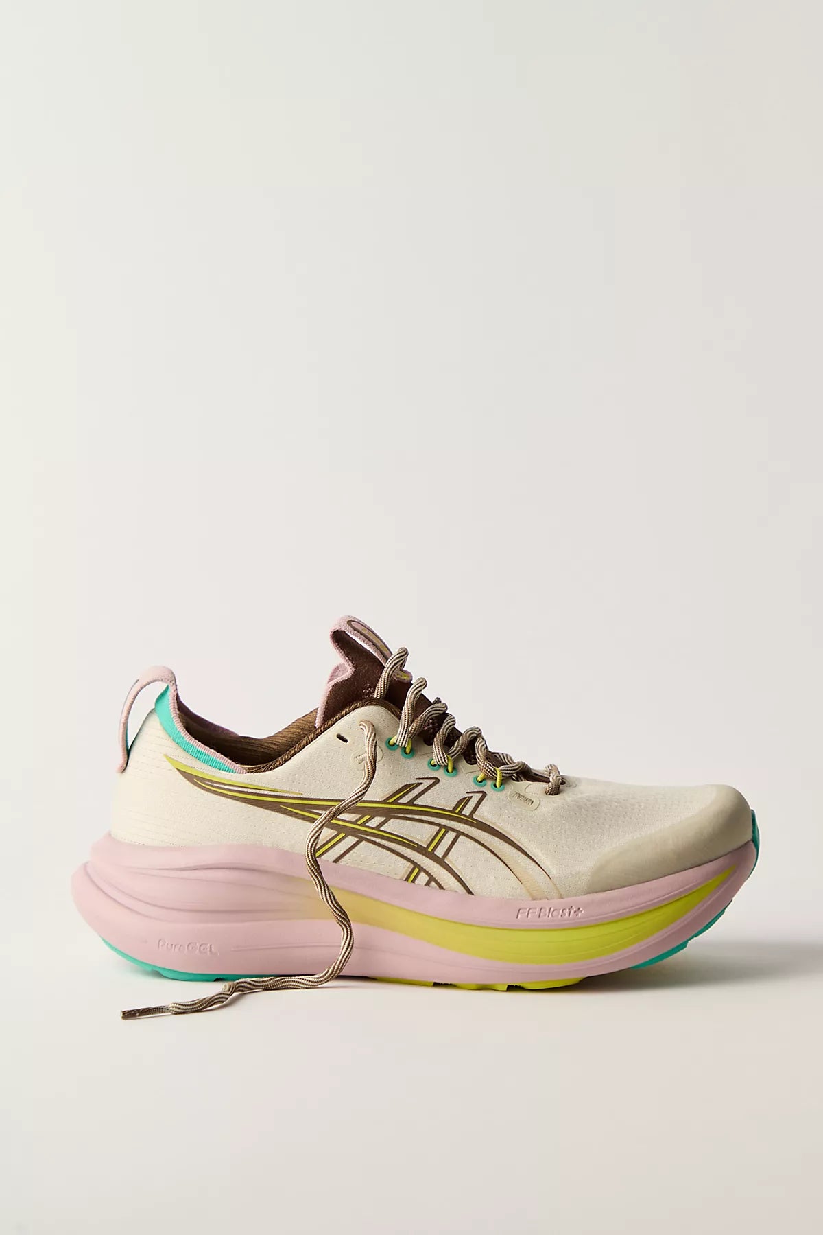 ASICS GEL-NIMBUS 28 TR Sneakers