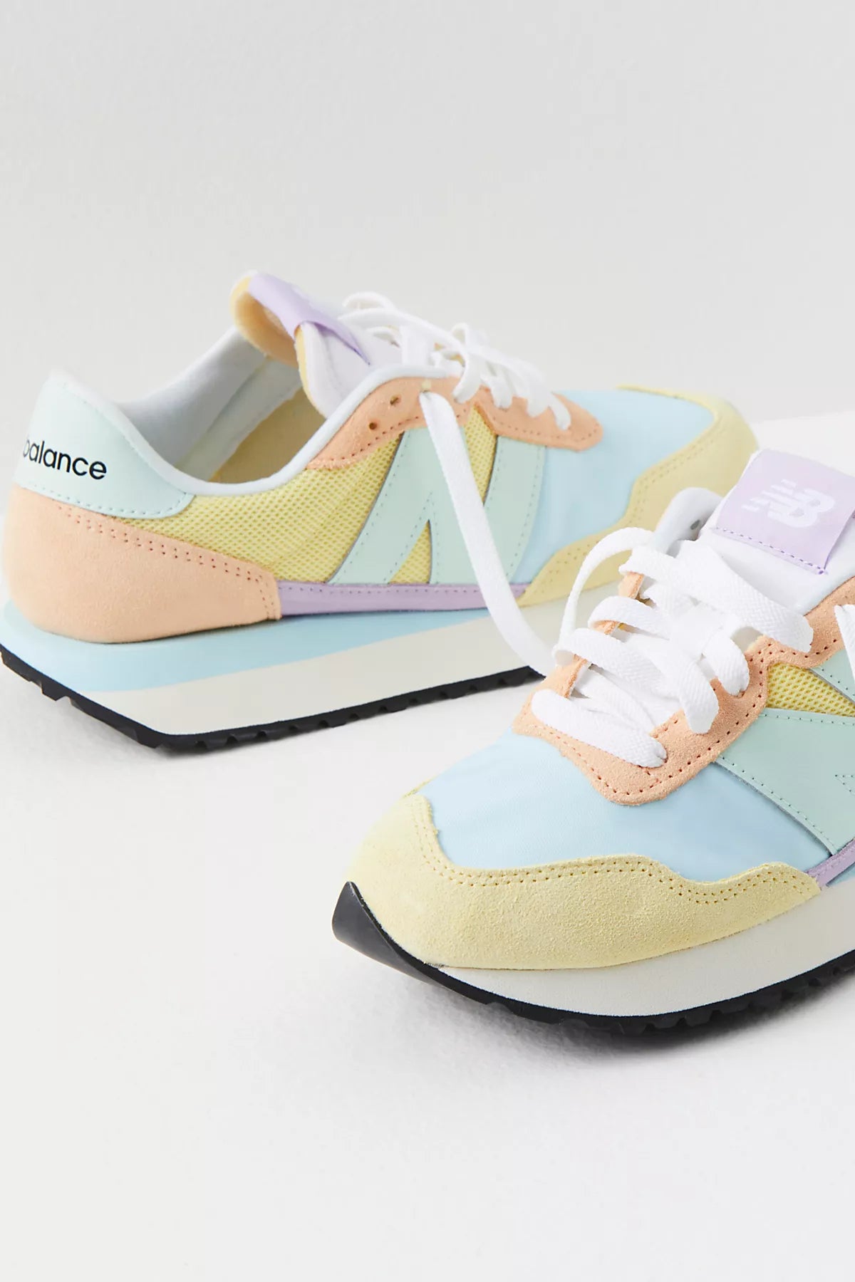 New Balance 237 Sneakers