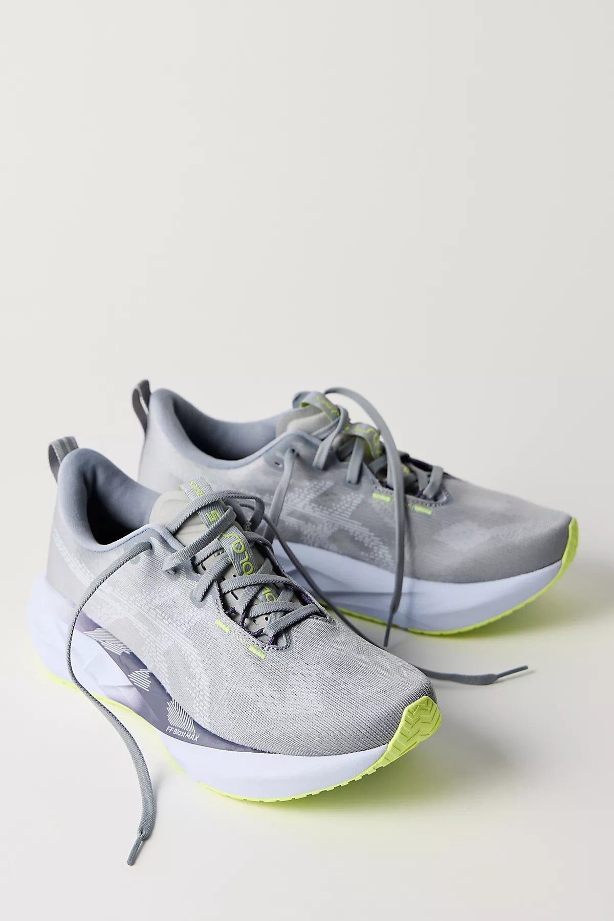 ASICS Novablast 5 Sneakers