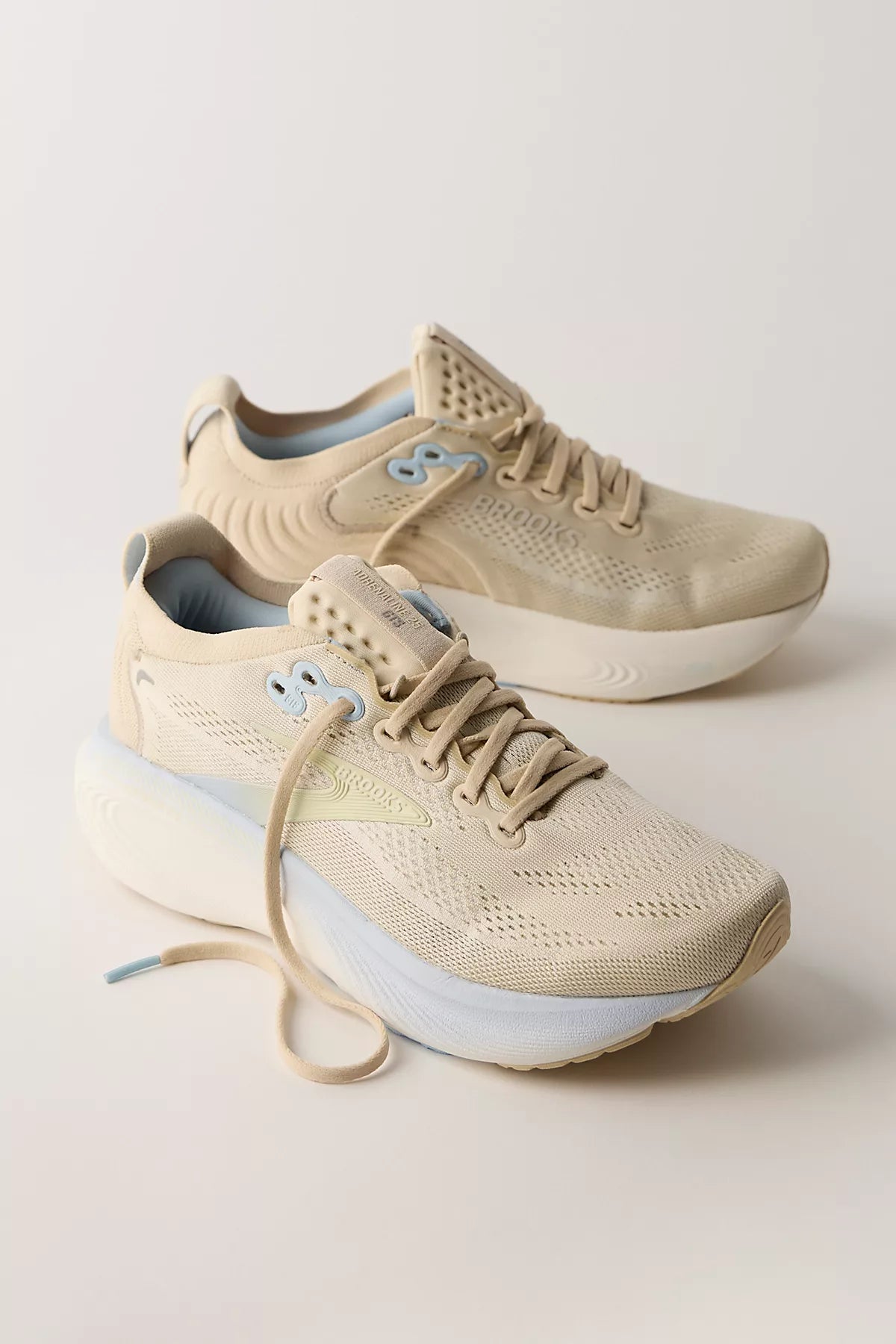 Brooks Adrenaline GTS 25 Sneakers