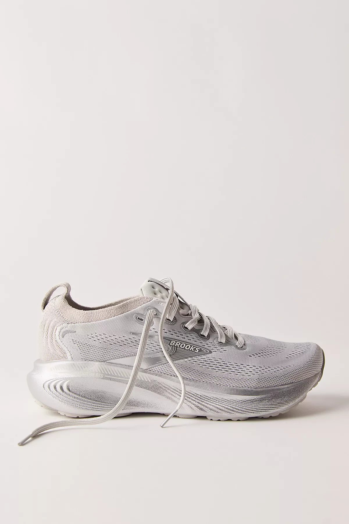 Brooks Adrenaline GTS 25 Sneakers