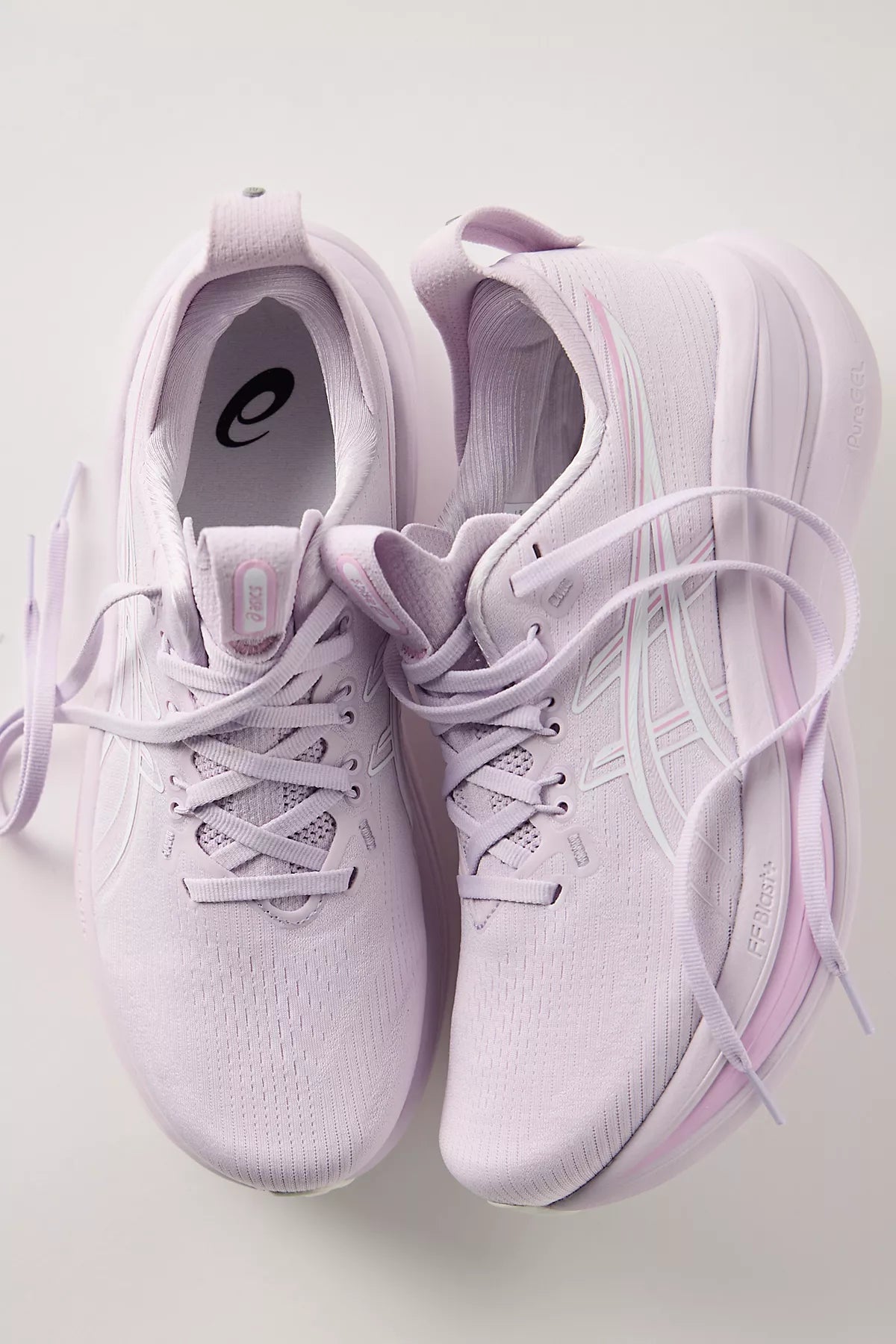 ASICS GEL-NIMBUS 28 Sneakers
