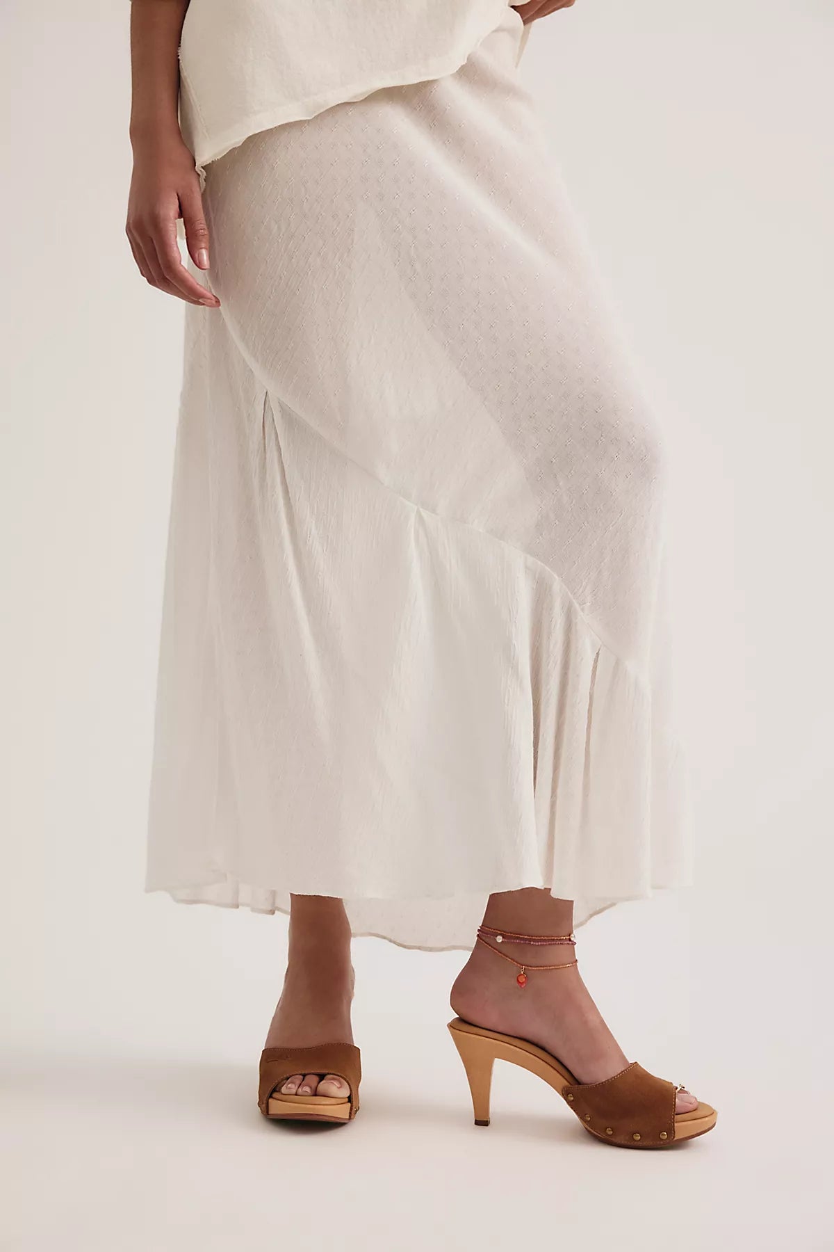 Candie’s Emiliana Clogs