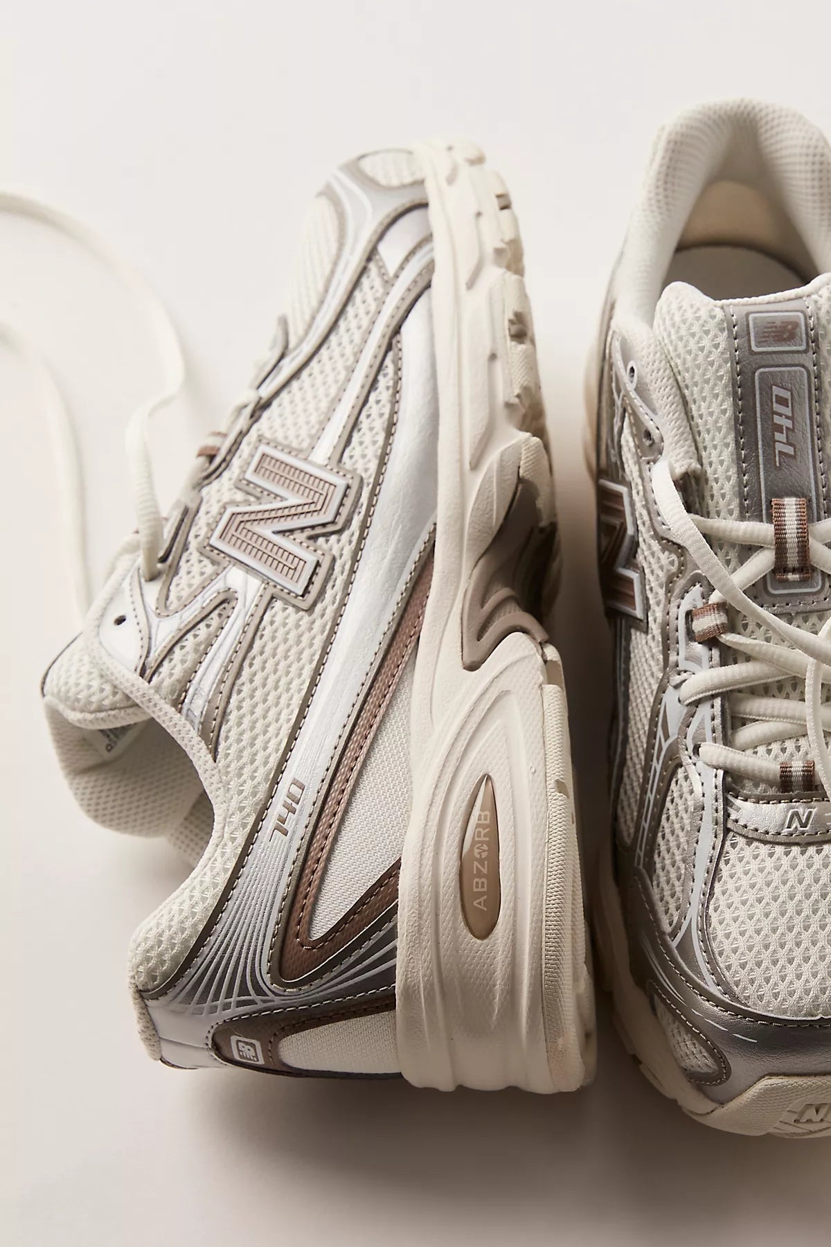 New Balance 740 Sneakers
