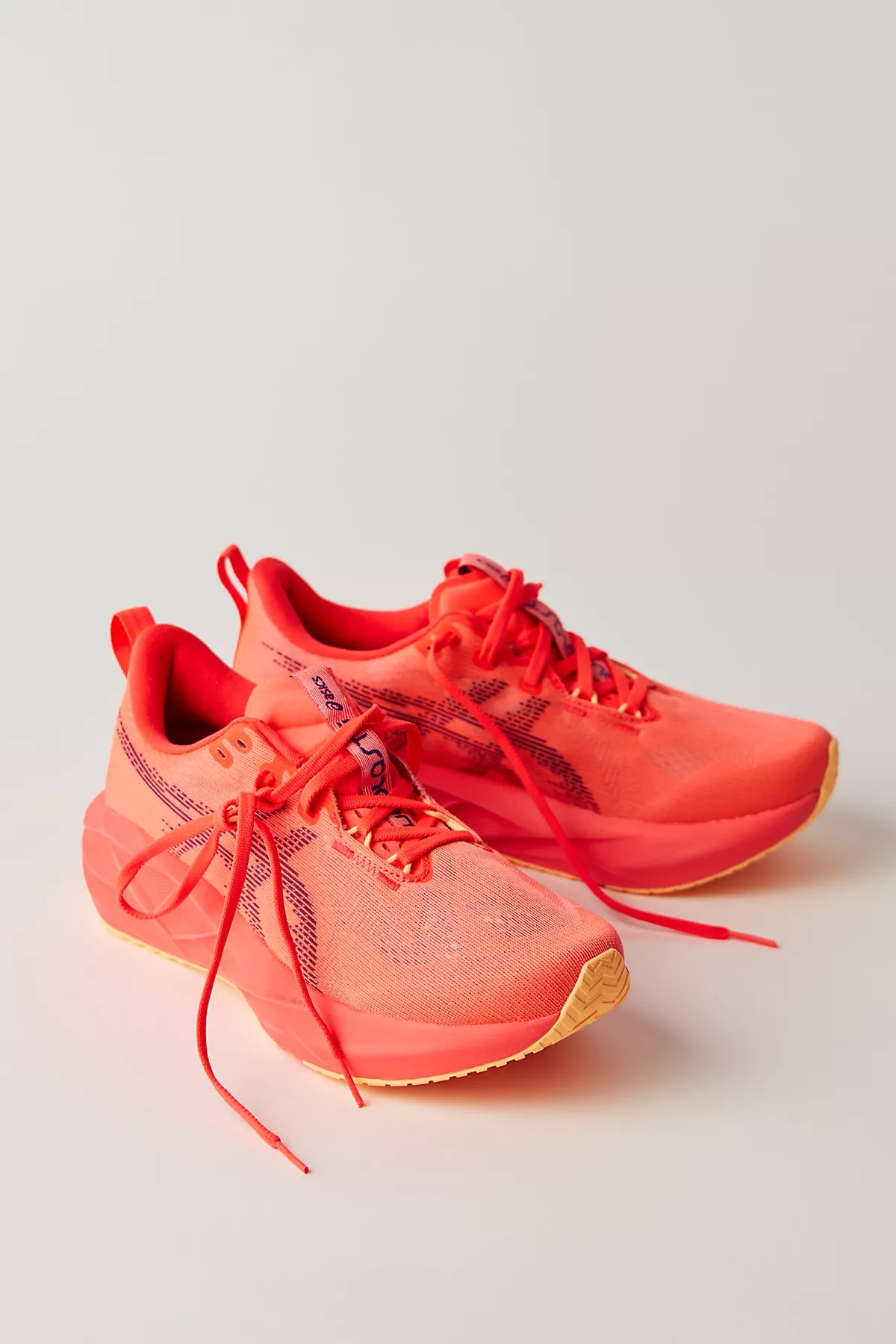 ASICS Novablast 5 Sneakers