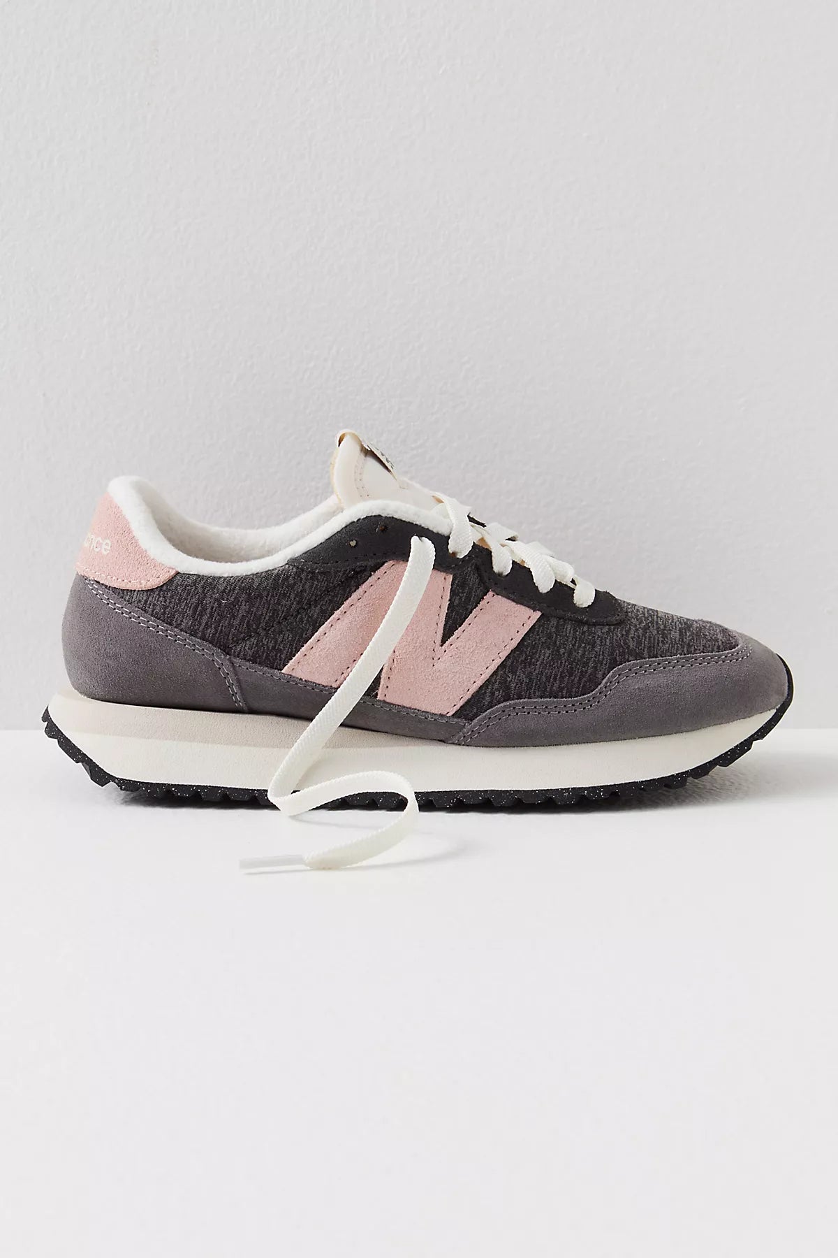 New Balance 237 Sneakers