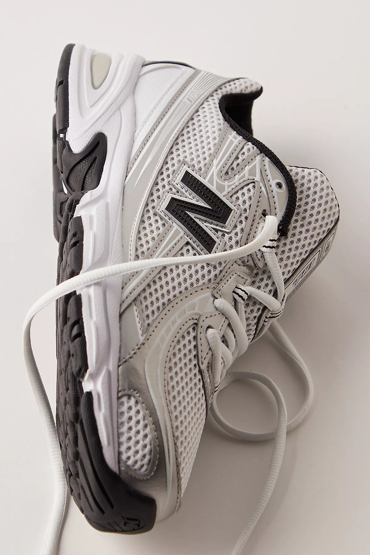 New Balance 740 Sneakers