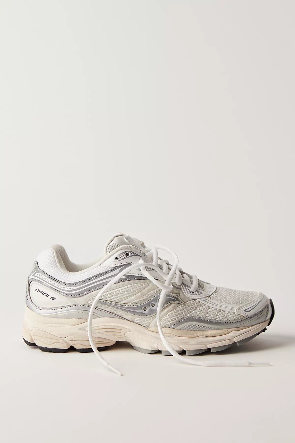 Saucony ProGrid Omni 9 Sneakers
