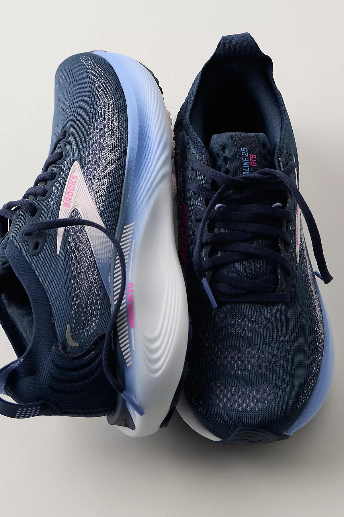 Brooks Adrenaline GTS 25 Sneakers