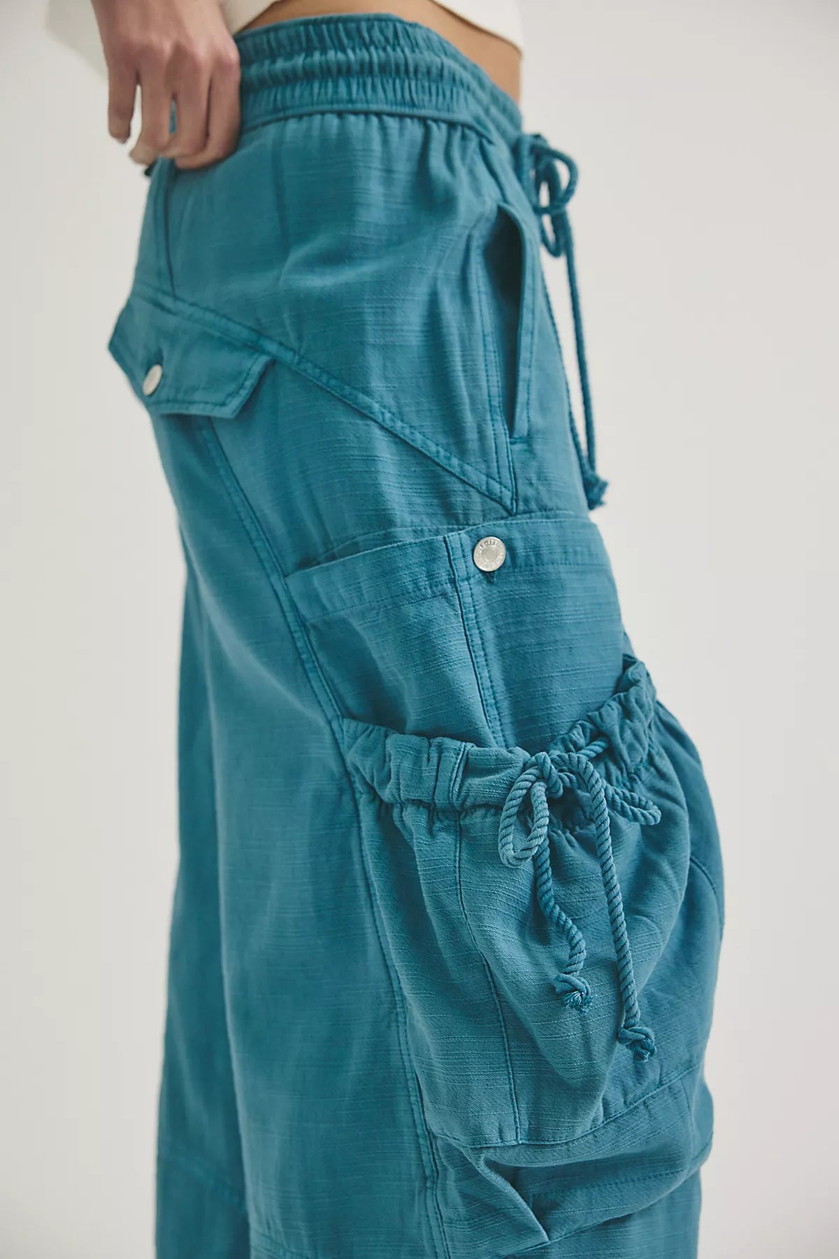 We The Free Ashton Crop Pull-On Cargo Pants