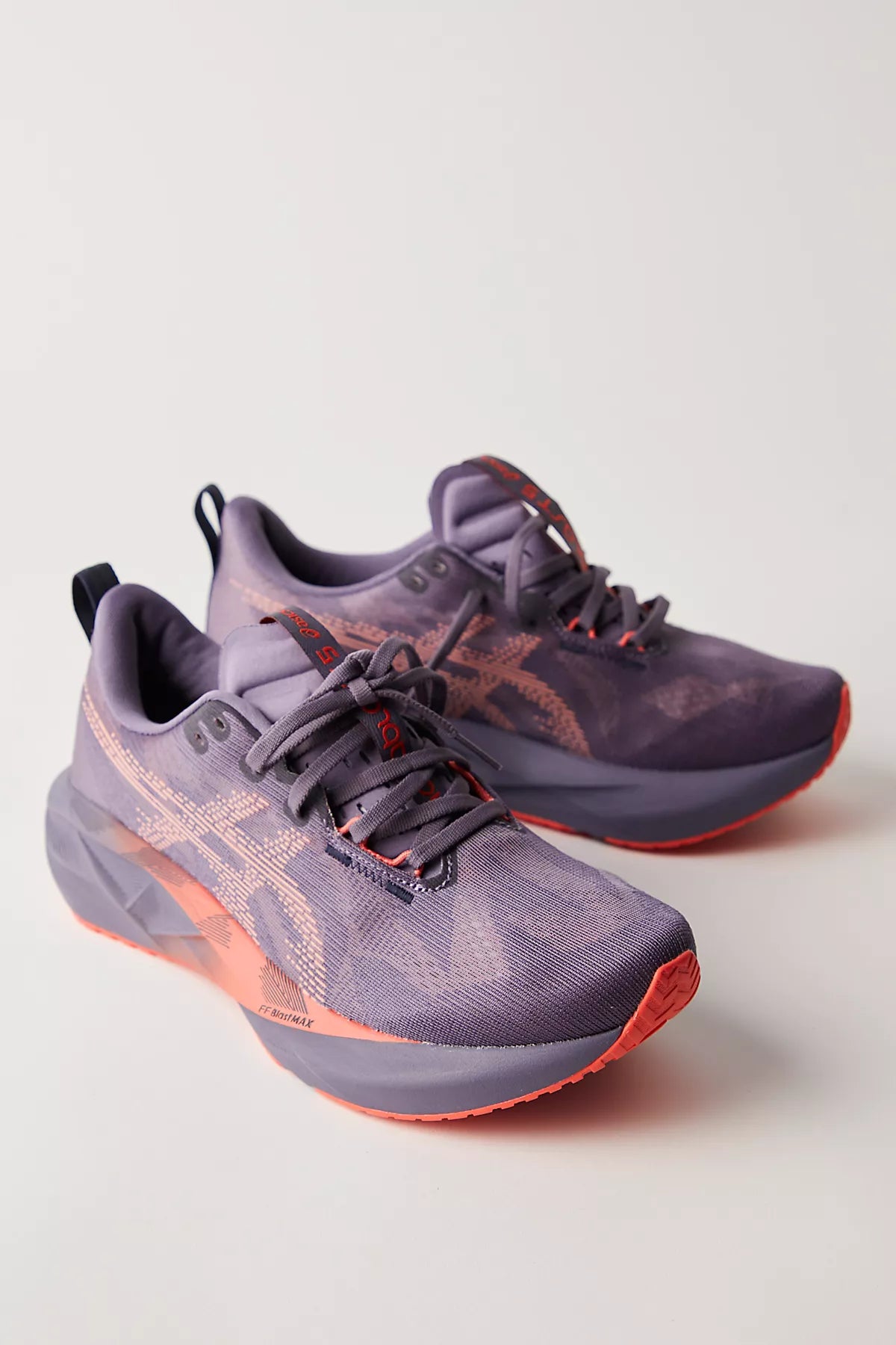 ASICS Novablast 5 Sneakers