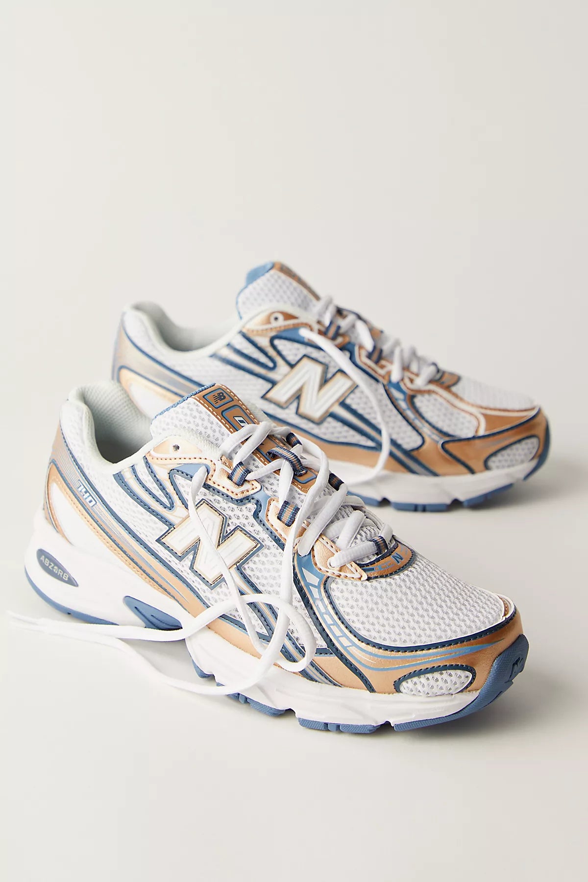 New Balance 740 Sneakers