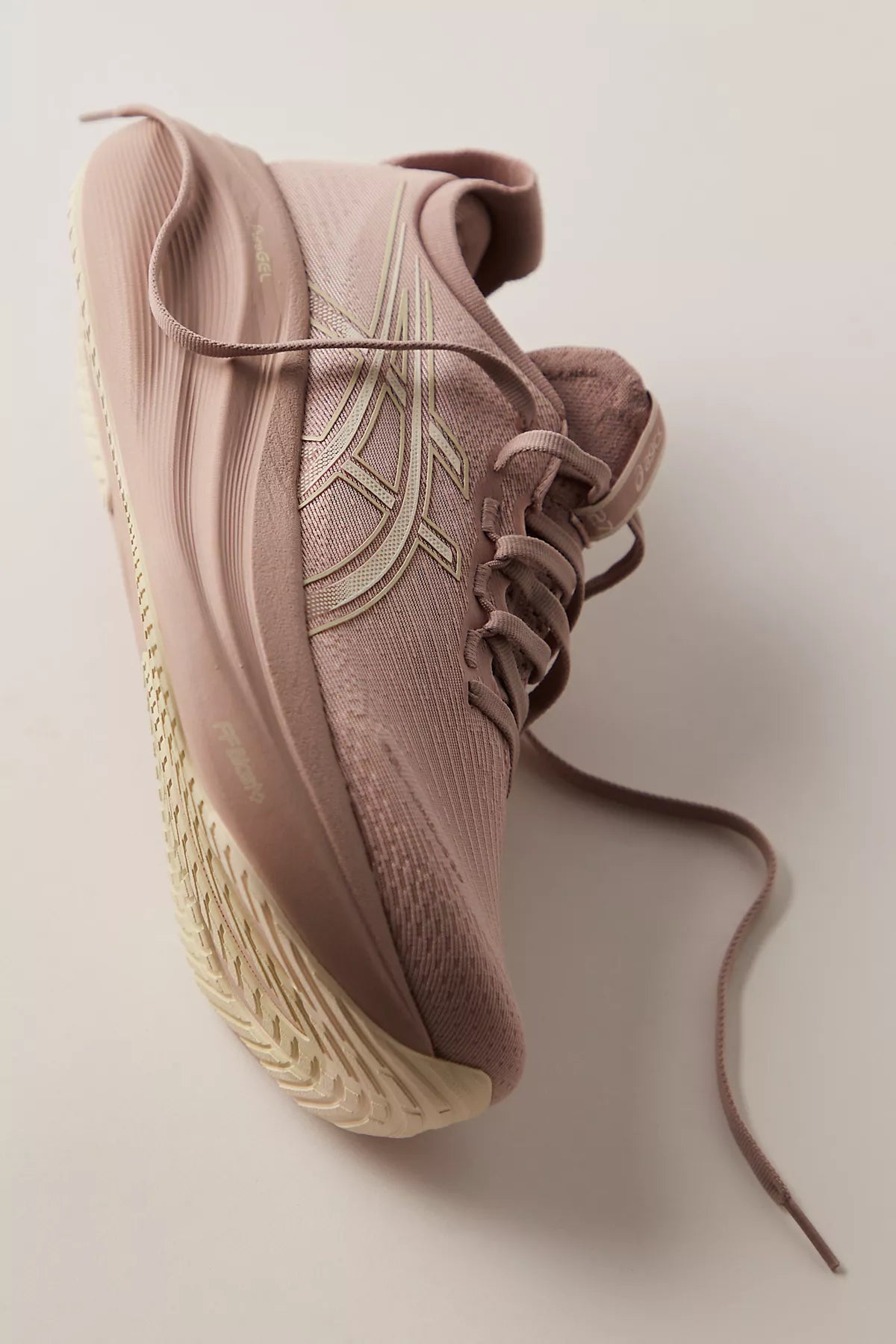 ASICS GEL-NIMBUS 27 Sneakers
