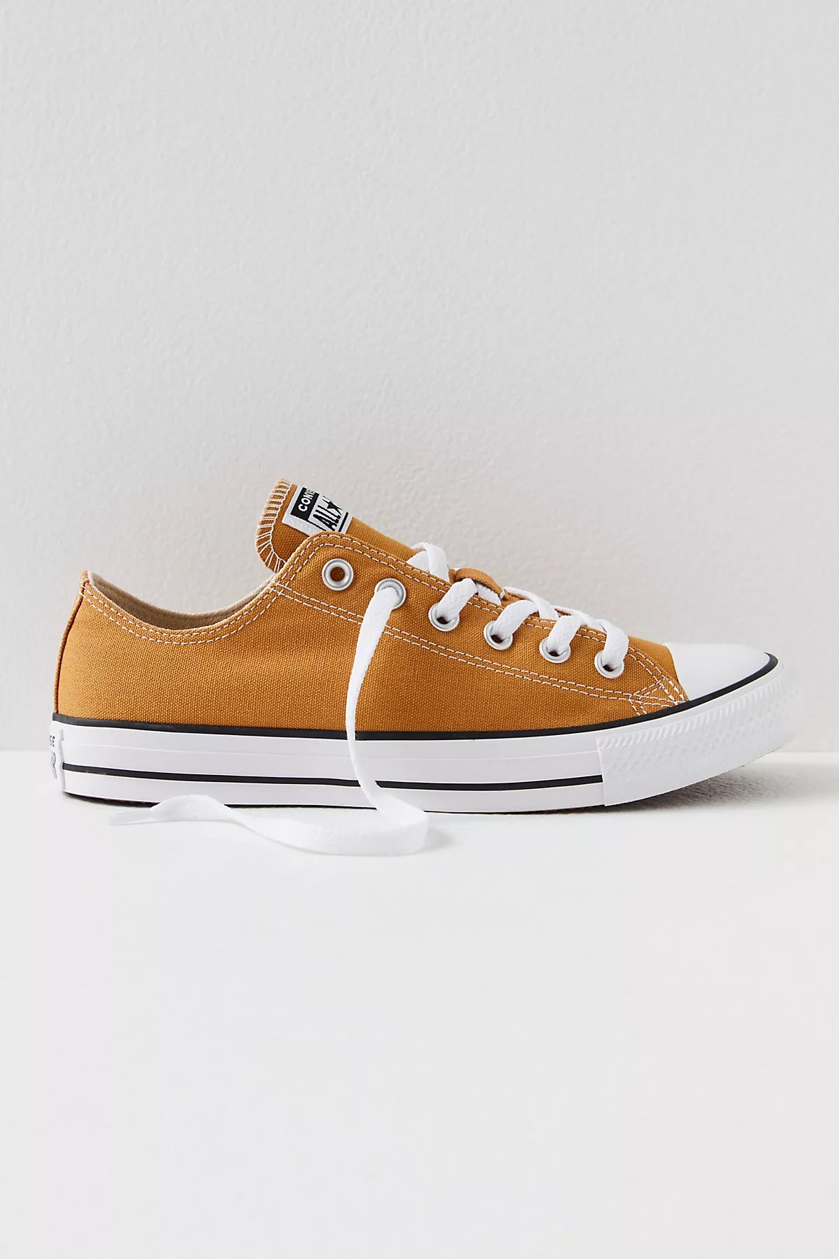 Chuck Taylor All Star Low-Top Converse Sneakers