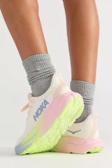 HOKA® Arahi 8 Sneakers