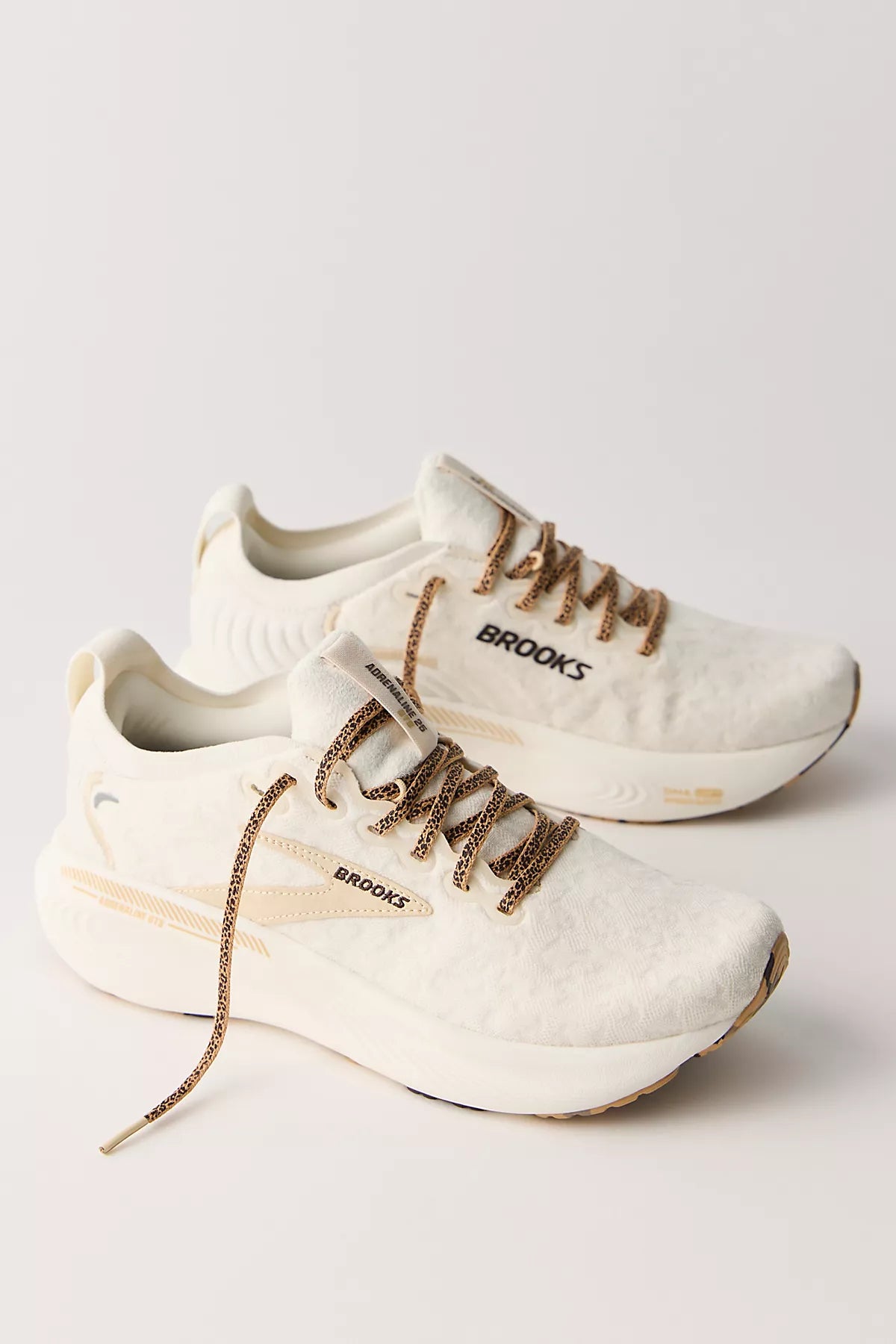 Brooks Adrenaline GTS 25 Sneakers