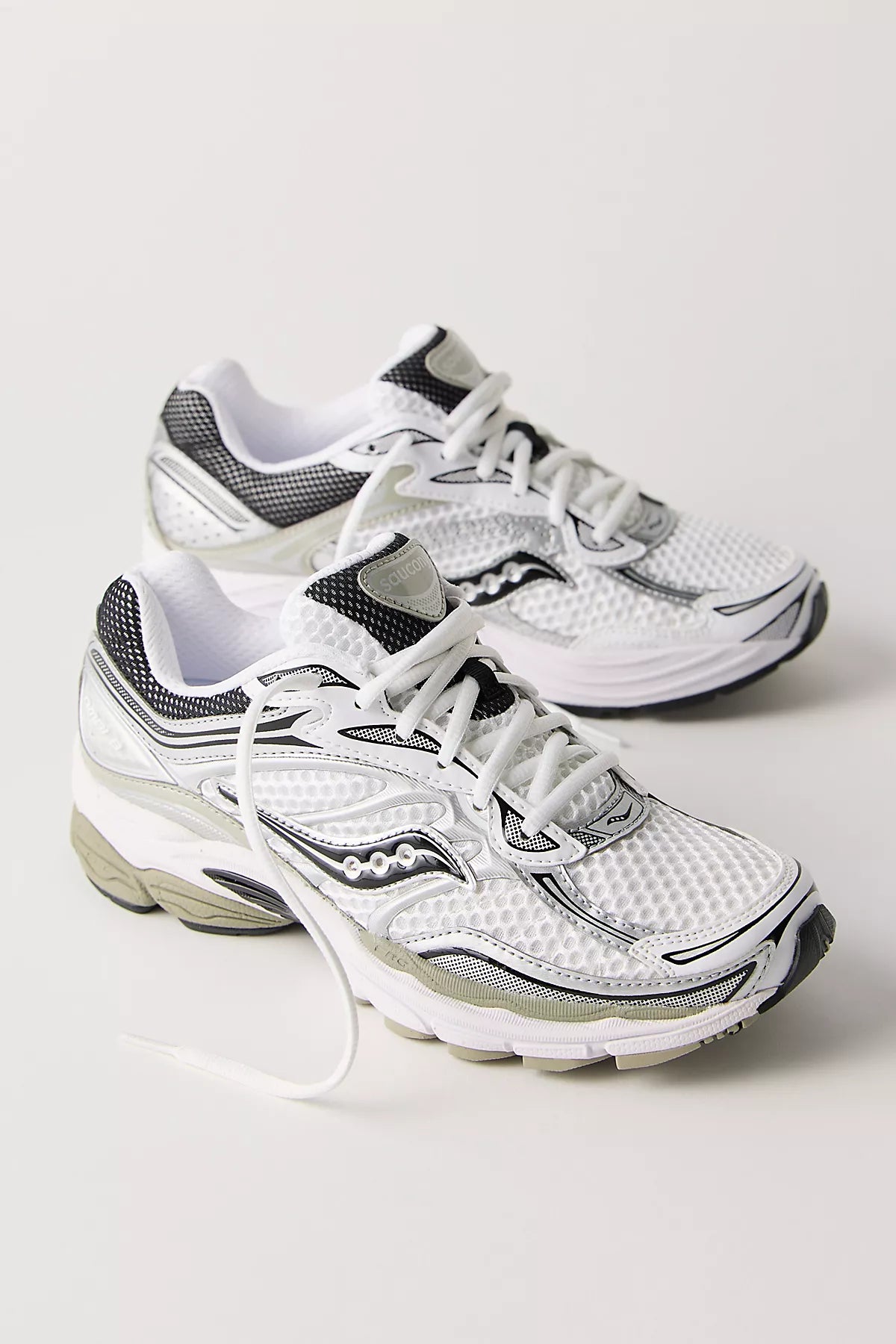 Saucony ProGrid Omni 9 Sneakers