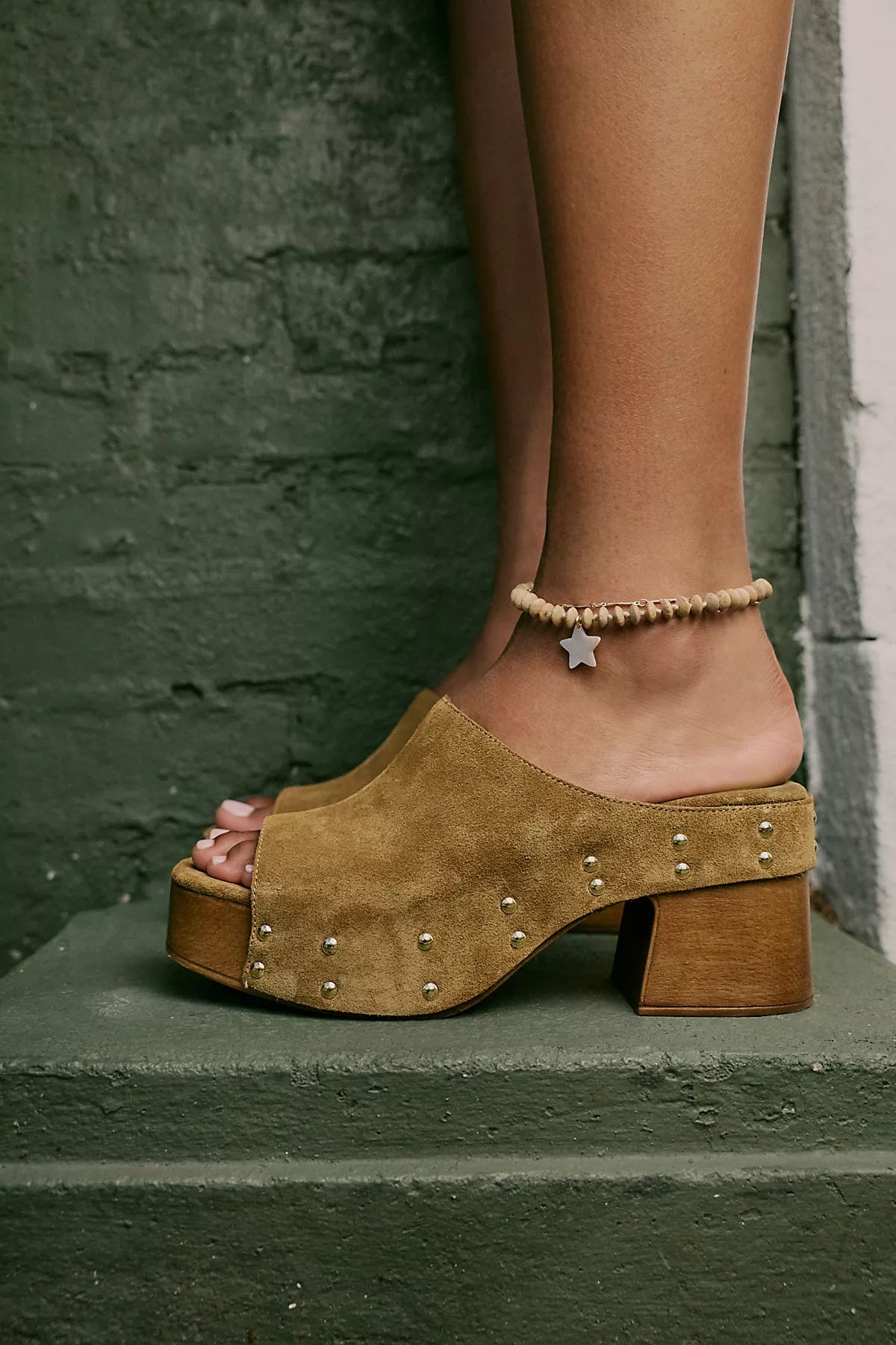 Bryson Clogs