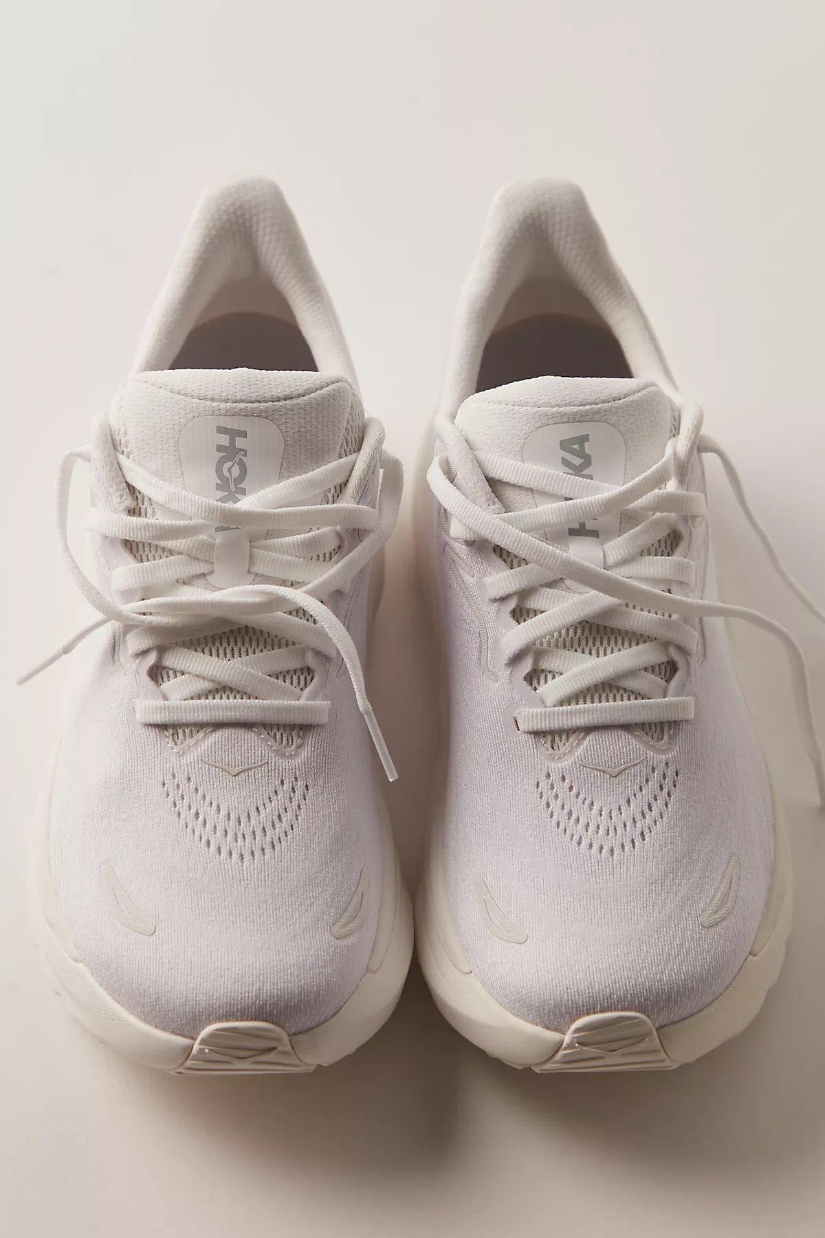 HOKA® Arahi 8 Sneakers