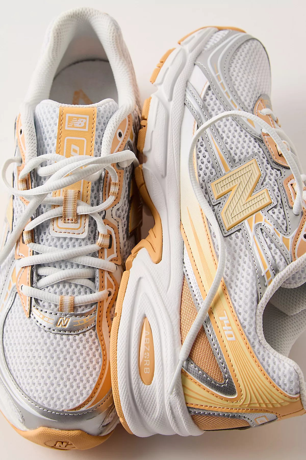 New Balance 740 Sneakers