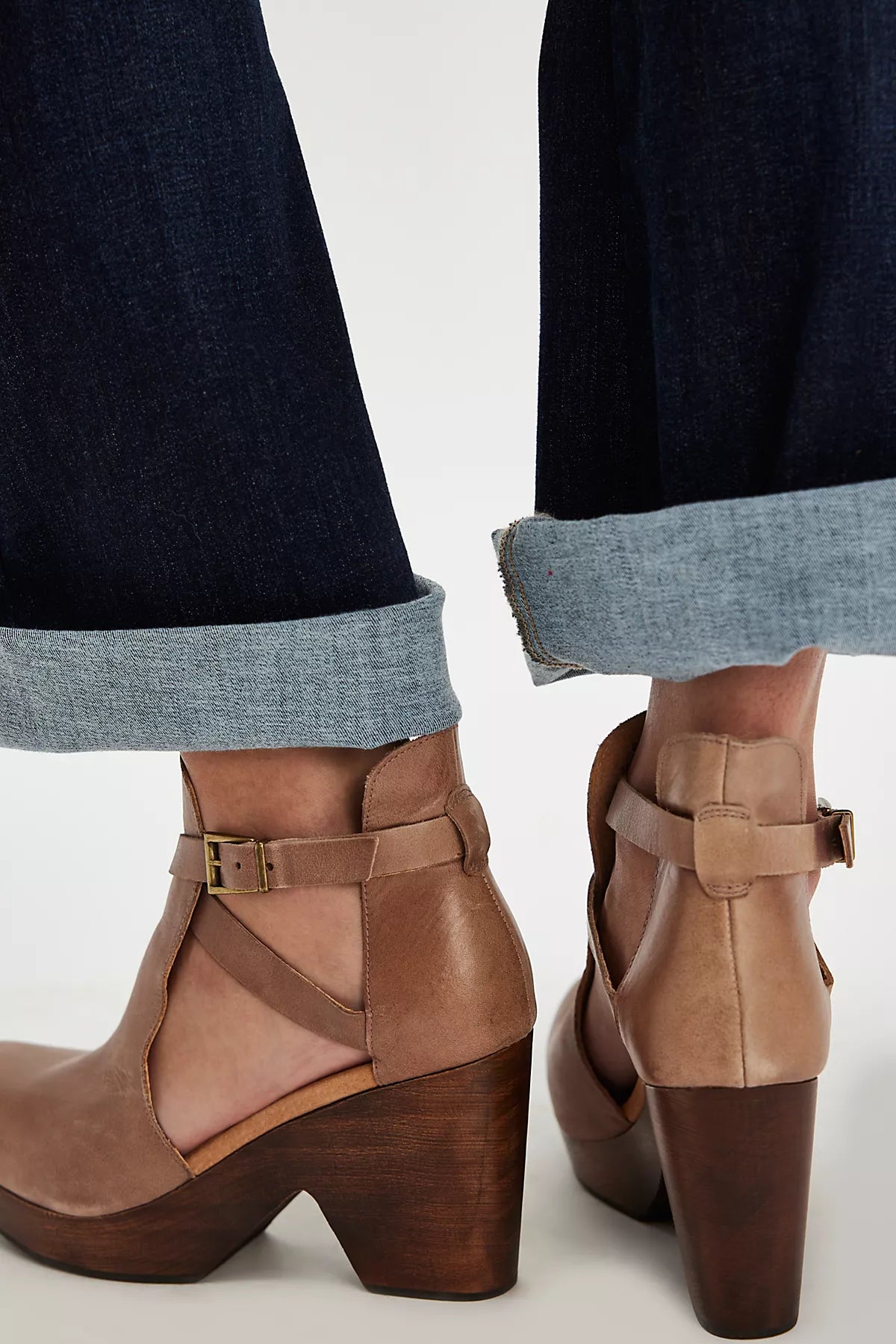 Cedar Leather Clogs