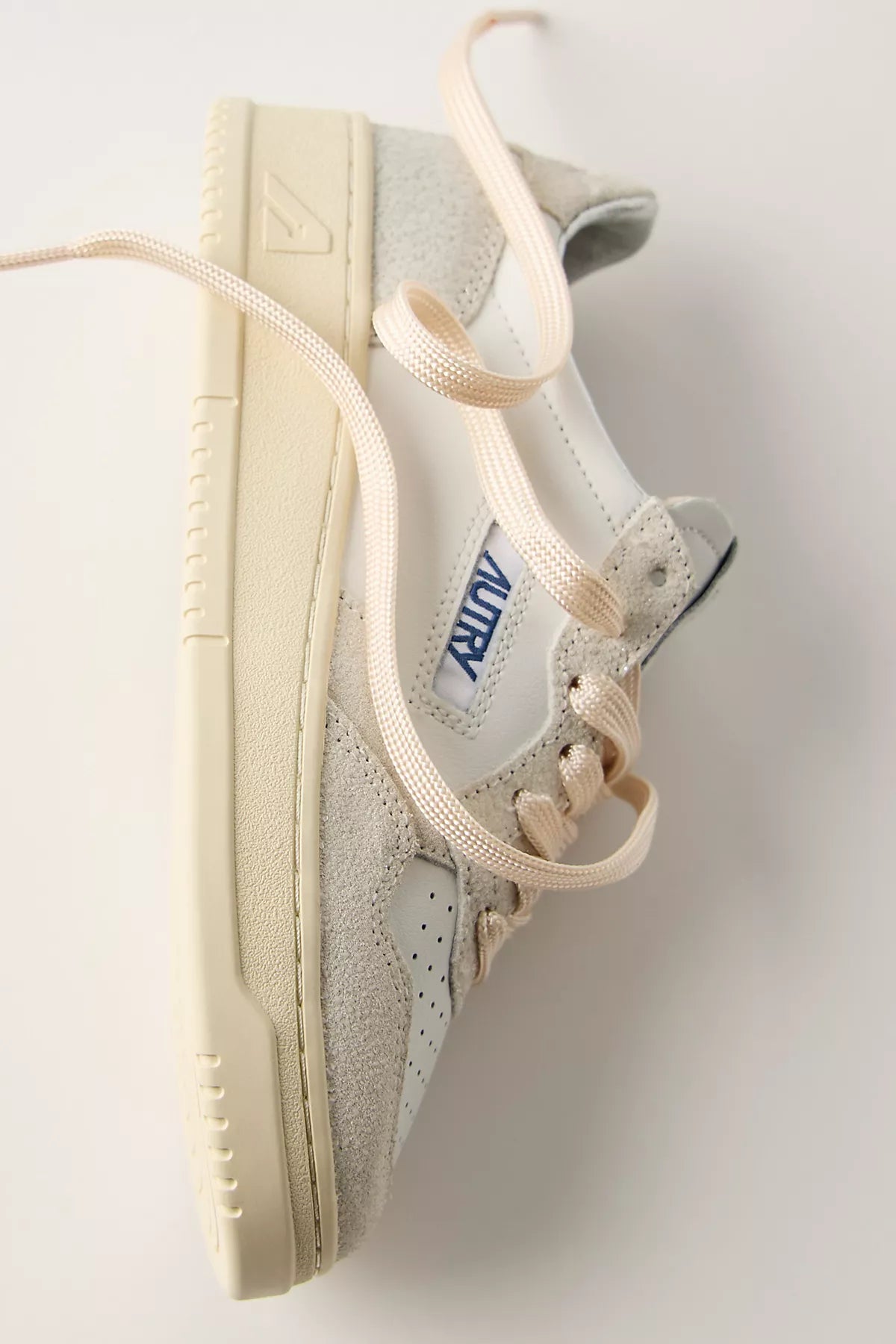 Autry Medalist Low-Top Sneakers