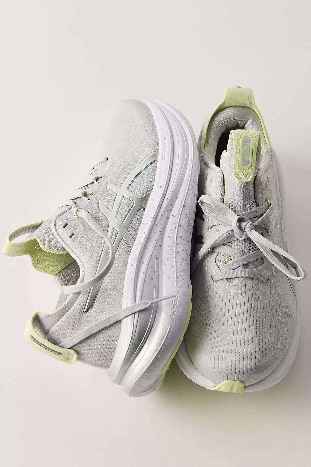 ASICS GEL-NIMBUS 28 PLATINUM Sneakers
