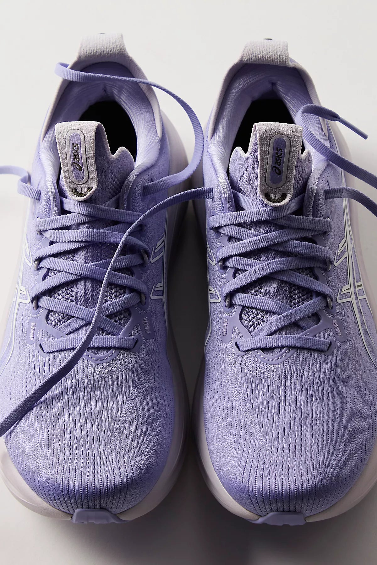 ASICS GEL-NIMBUS 28 Sneakers