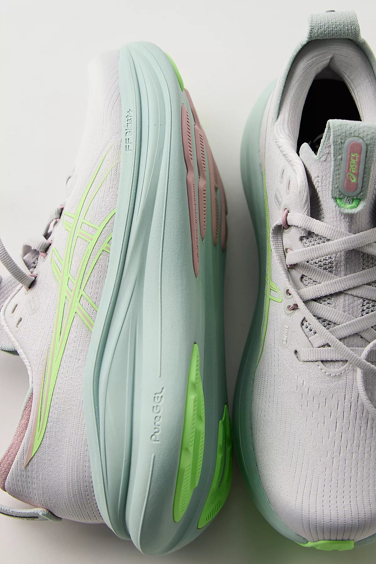 ASICS GEL-NIMBUS 28 Sneakers