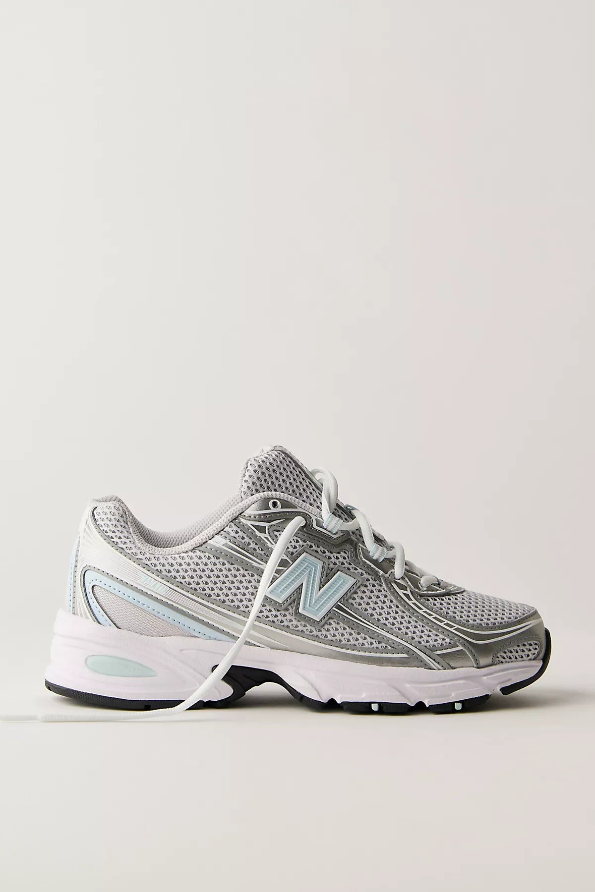 New Balance 740 Sneakers