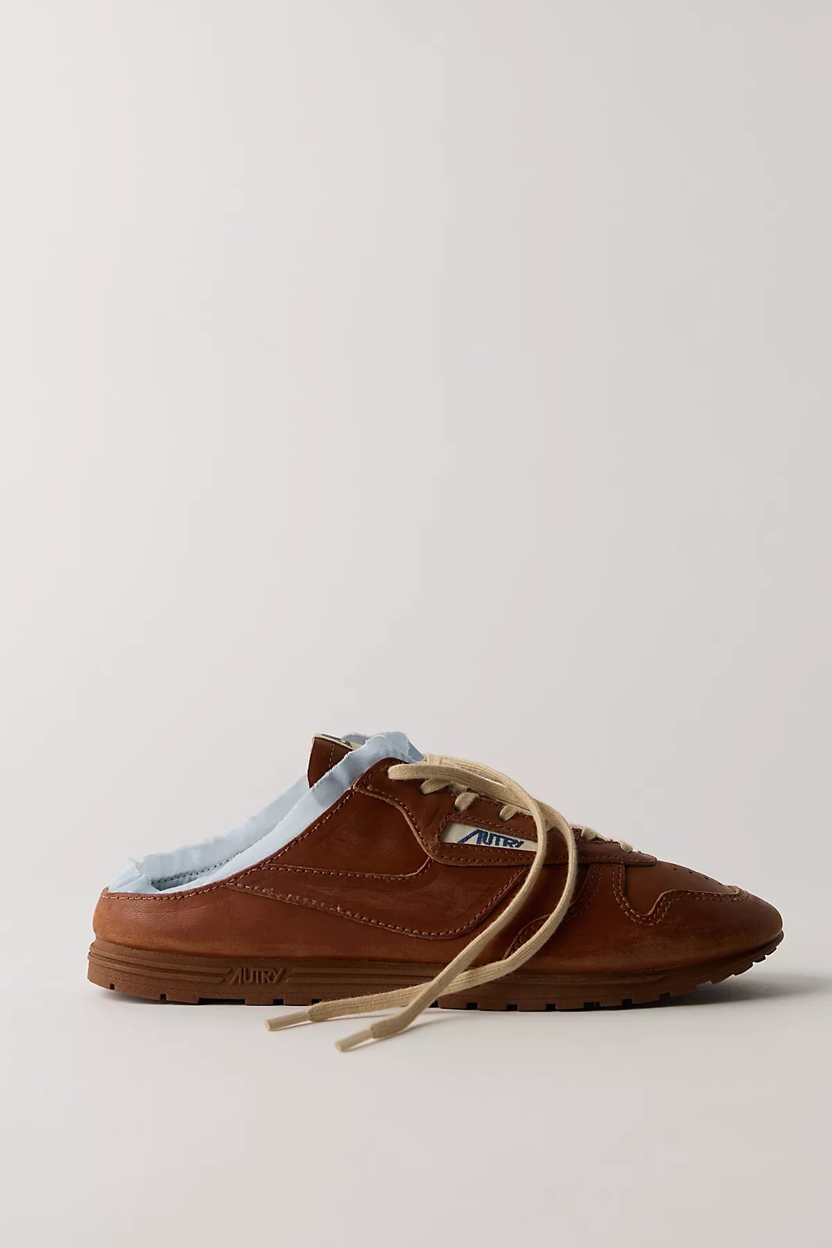Autry Super Vintage Windspin Slip-On Sneakers