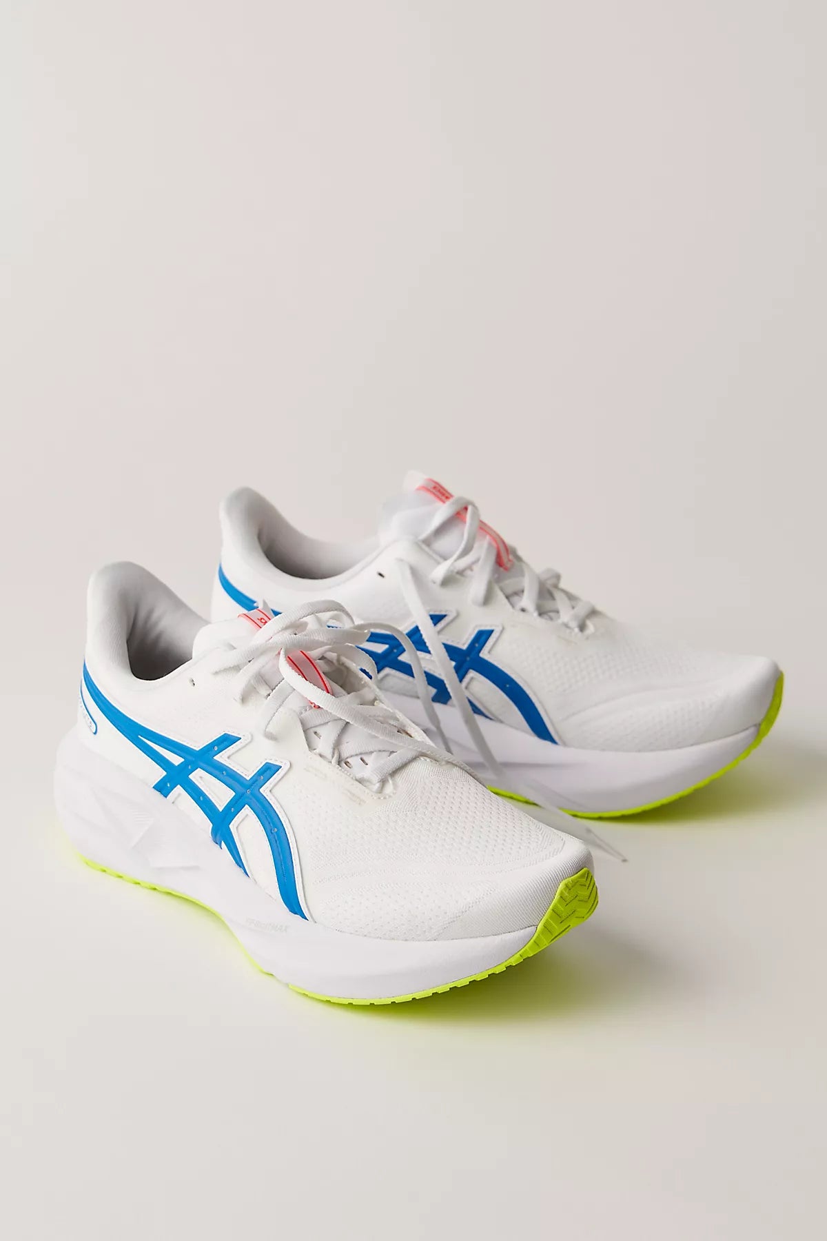 ASICS Novablast 5 Sneakers
