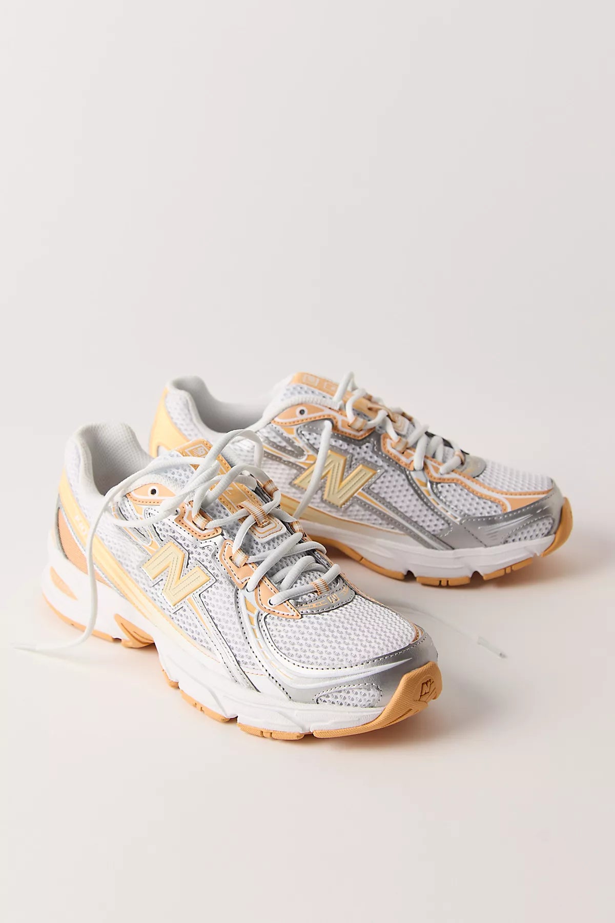 New Balance 740 Sneakers