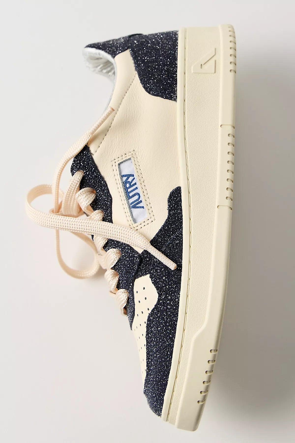 Autry Medalist Low-Top Sneakers