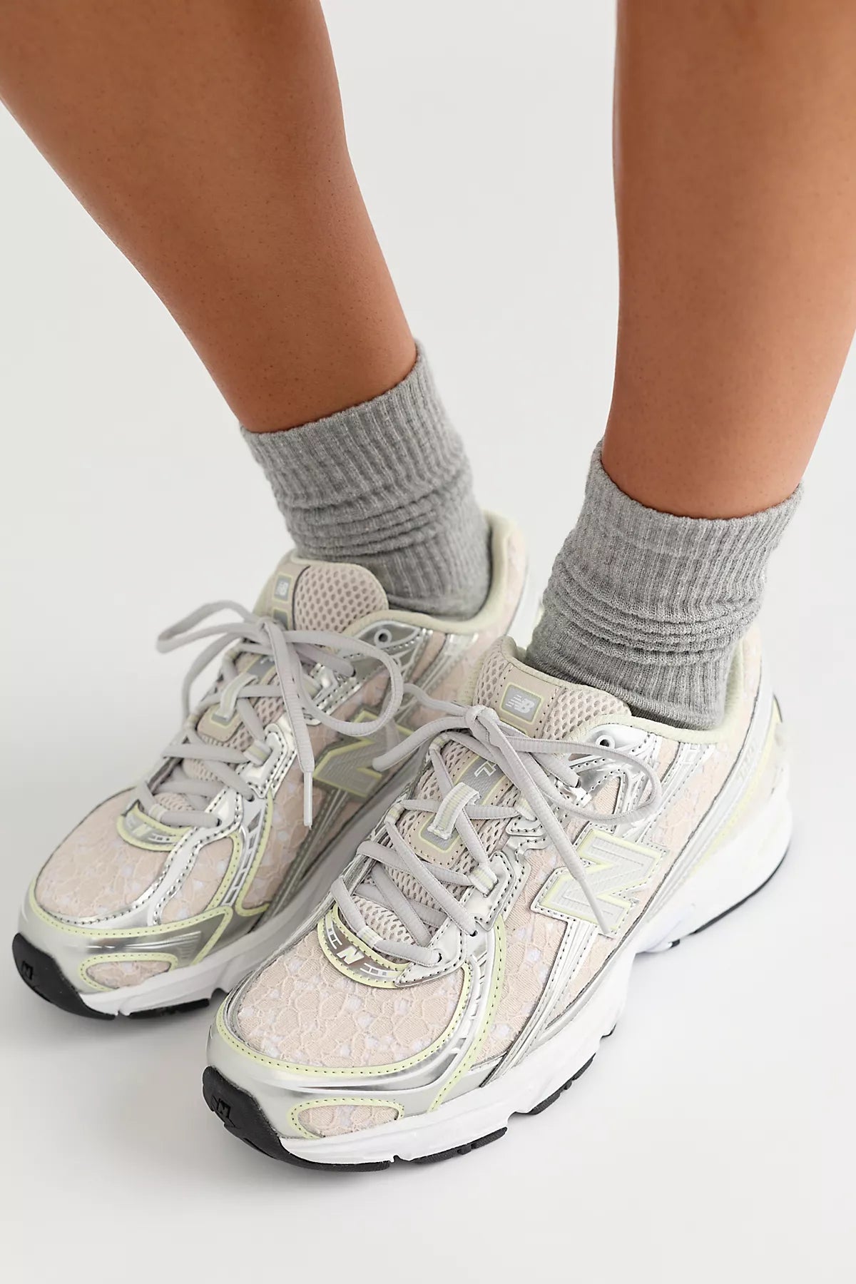 New Balance 740 Sneakers