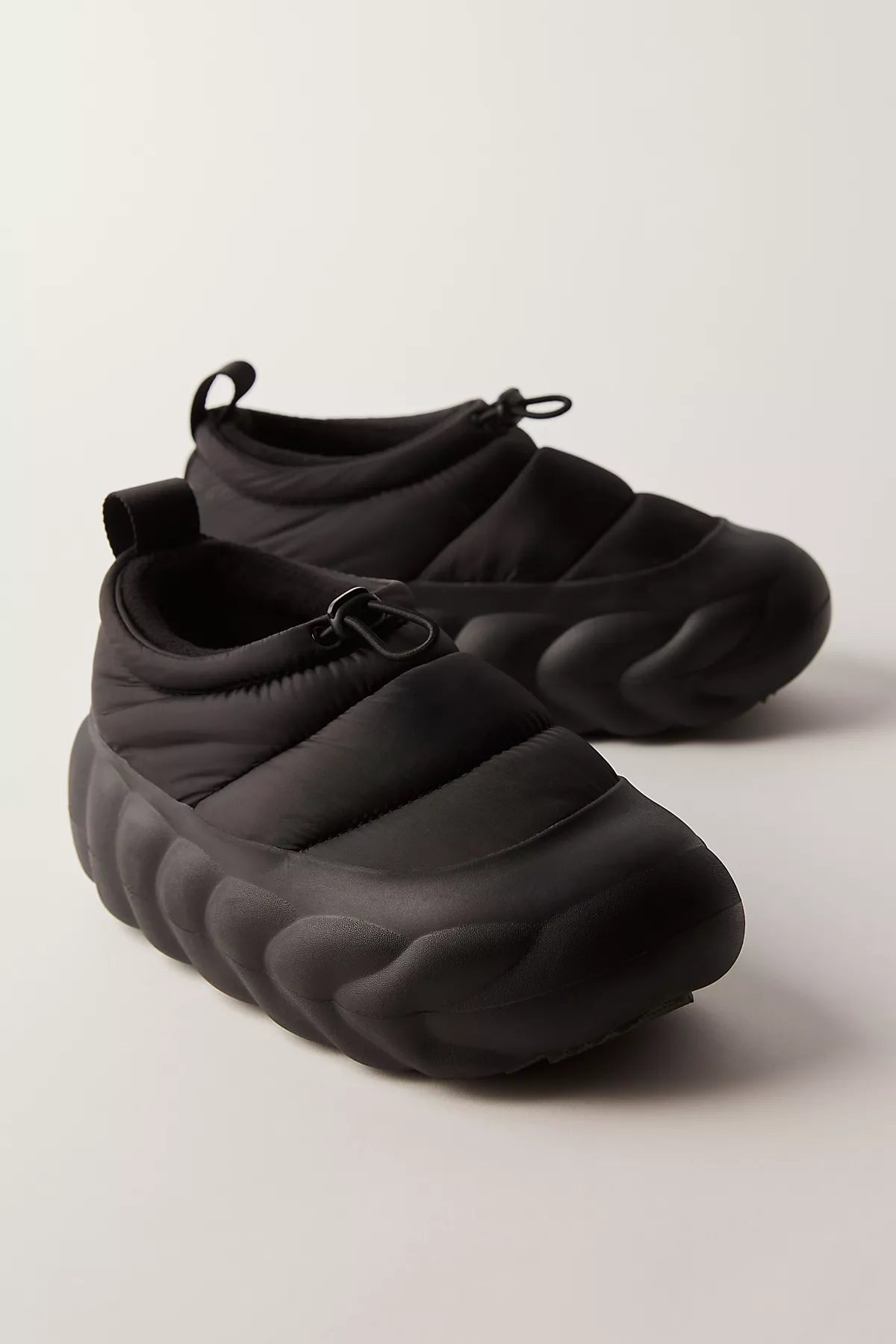 Crocs Overpuff Shorty Slip-Ons