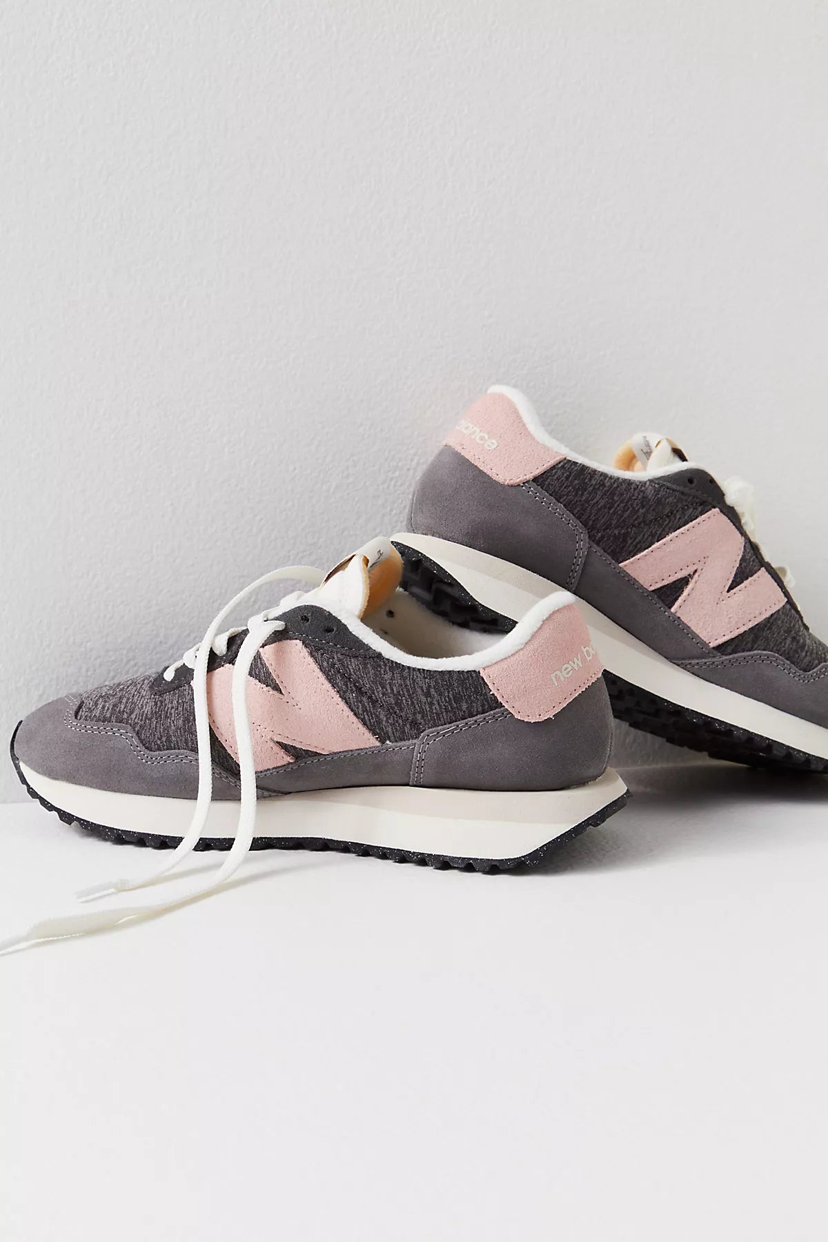 New Balance 237 Sneakers
