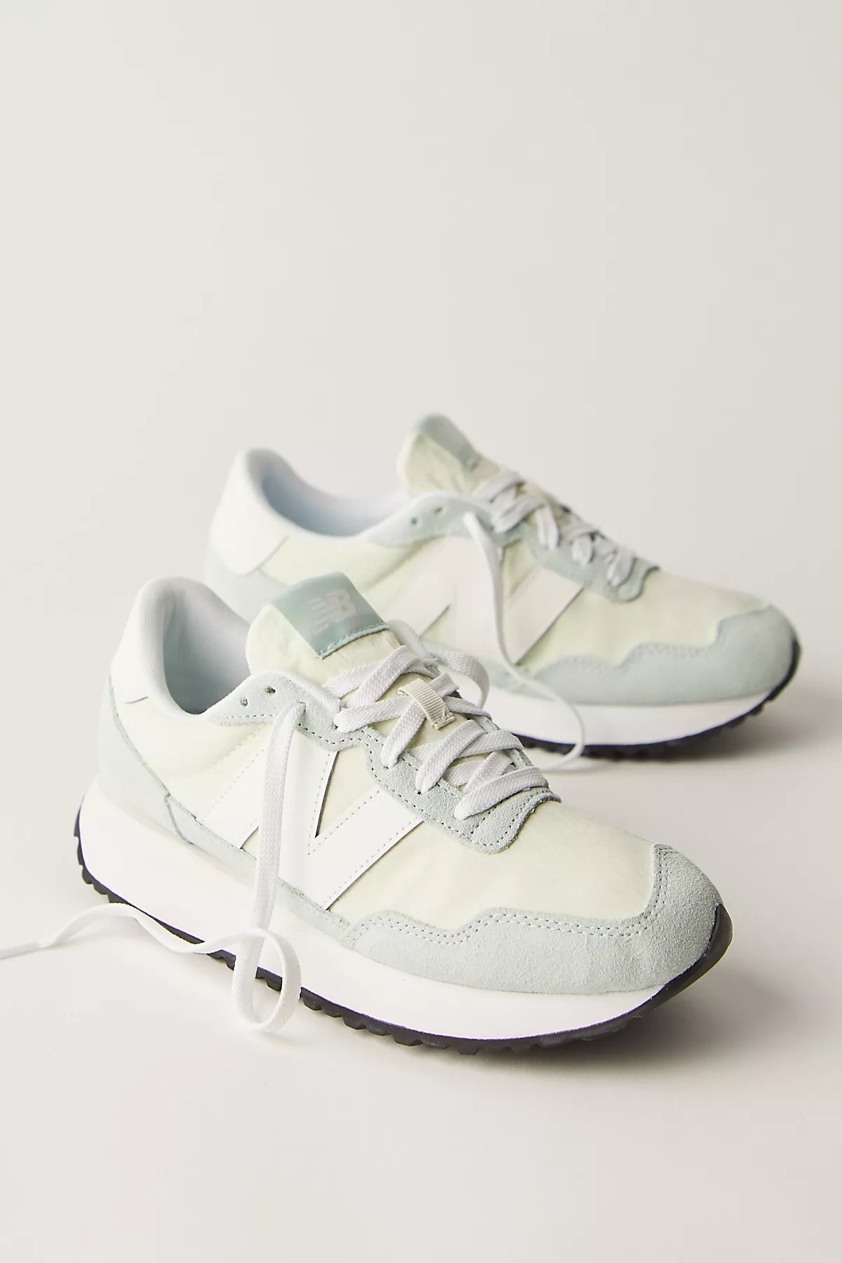 New Balance 237 Sneakers