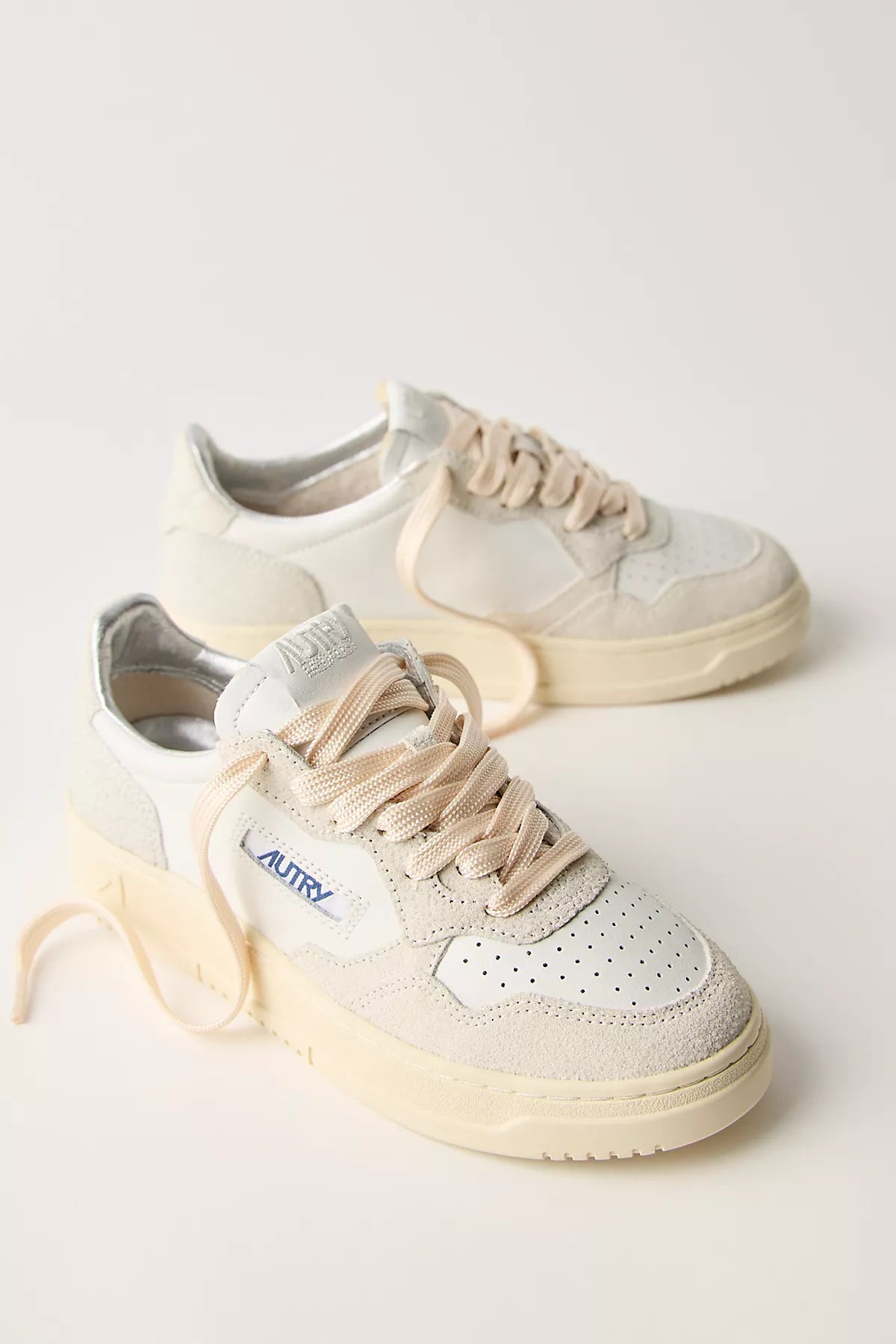 Autry Medalist Low-Top Sneakers