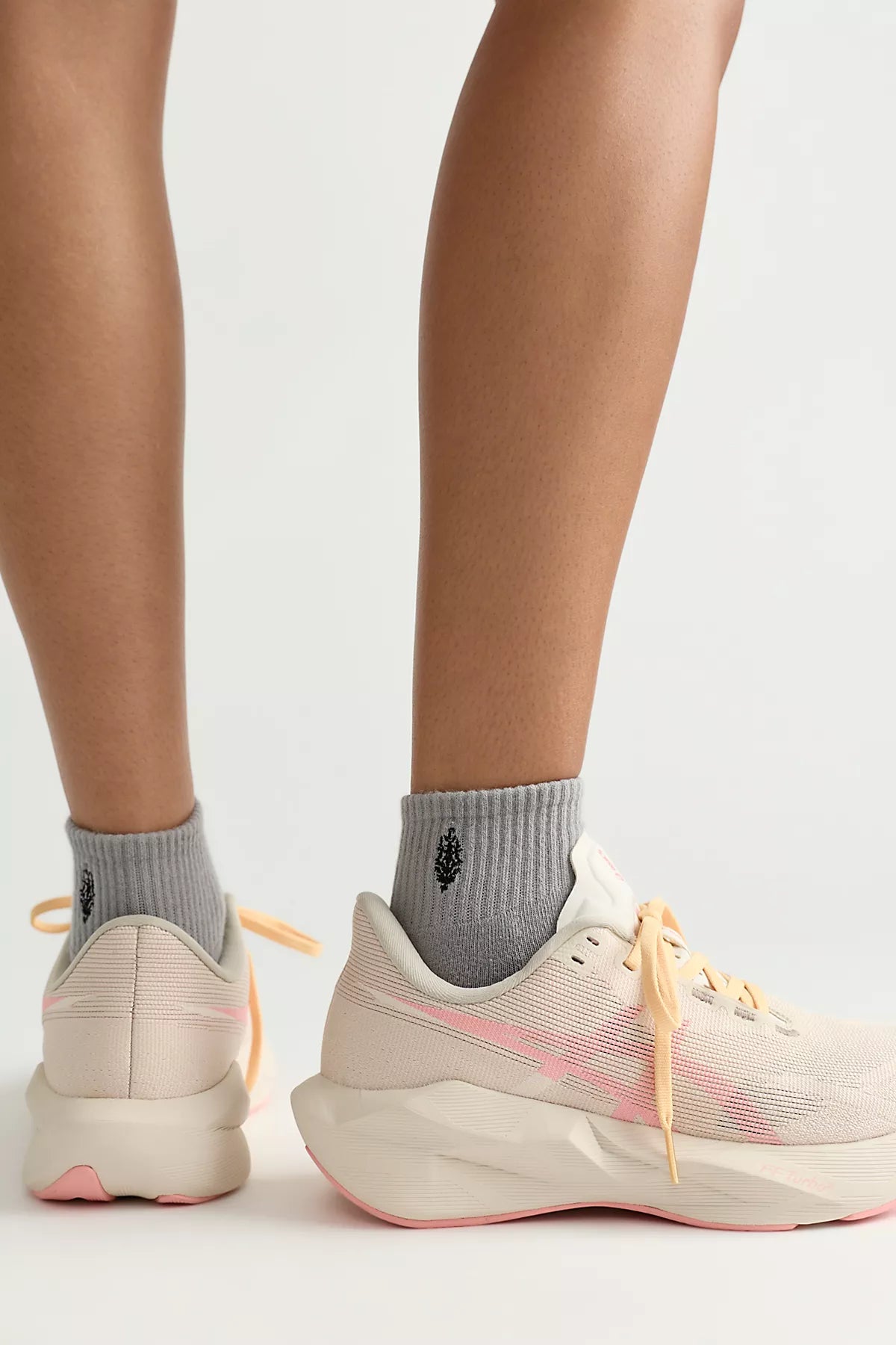 ASICS Novablast 6 Sneakers