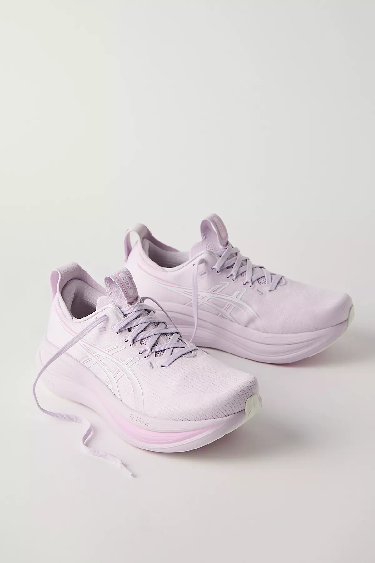 ASICS GEL-NIMBUS 28 Sneakers