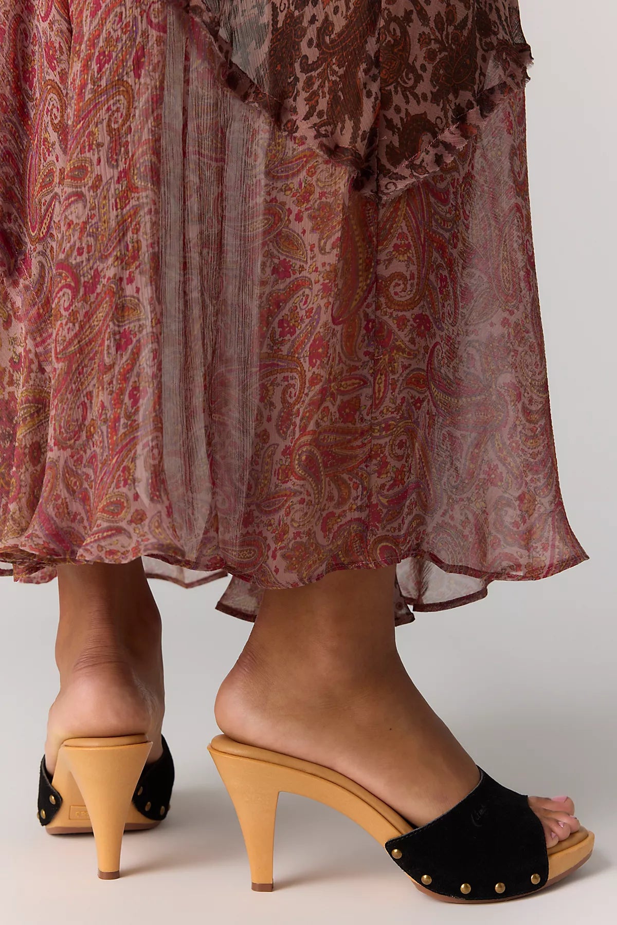 Candie’s Emiliana Clogs