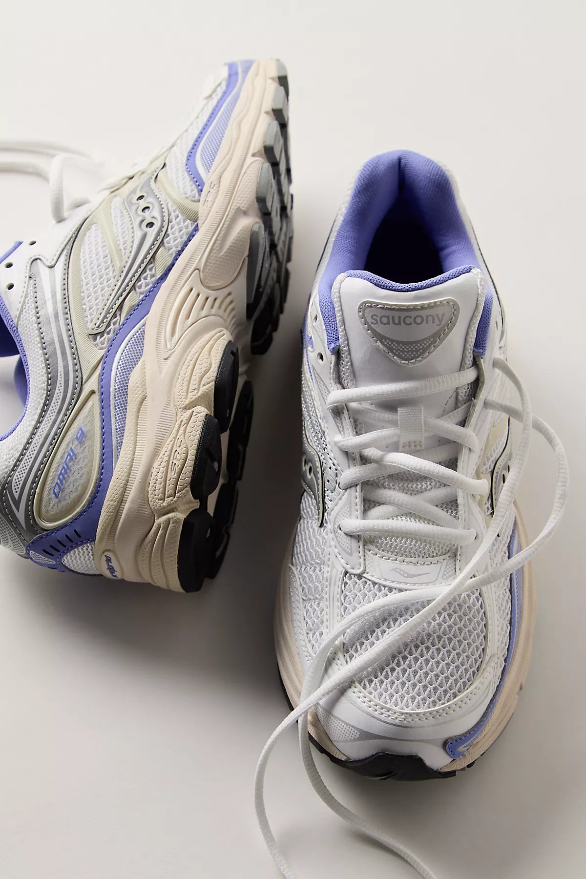 Saucony ProGrid Omni 9 Sneakers