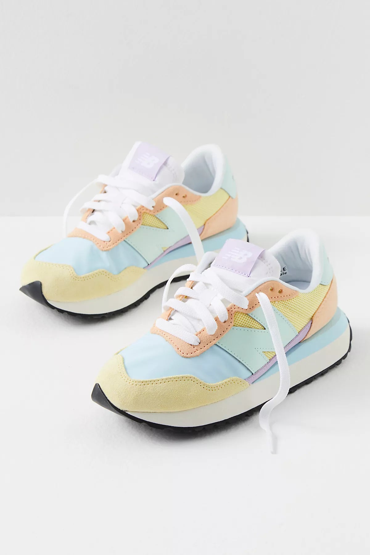 New Balance 237 Sneakers