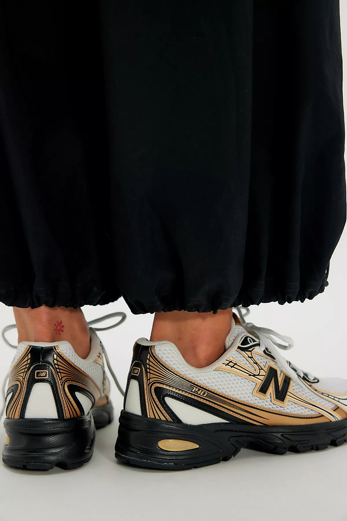 New Balance 740 Sneakers
